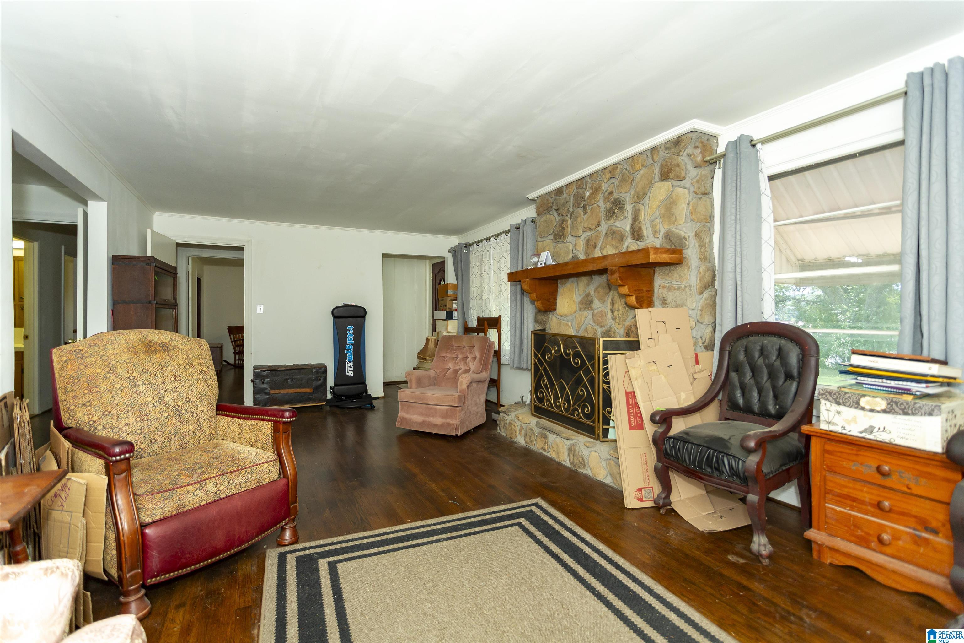 1533 1st Street Se Property Photo 4
