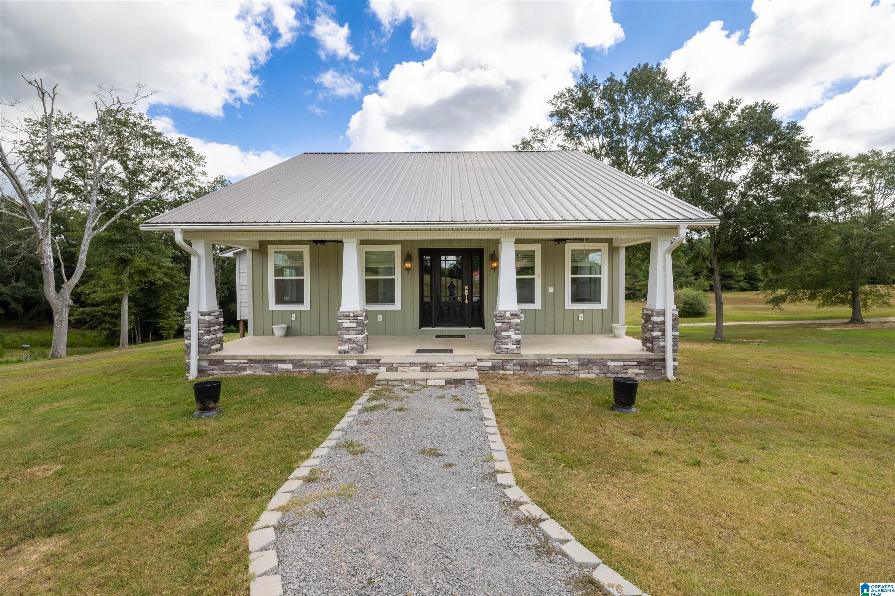 1525 14th Avenue Property Photo 1