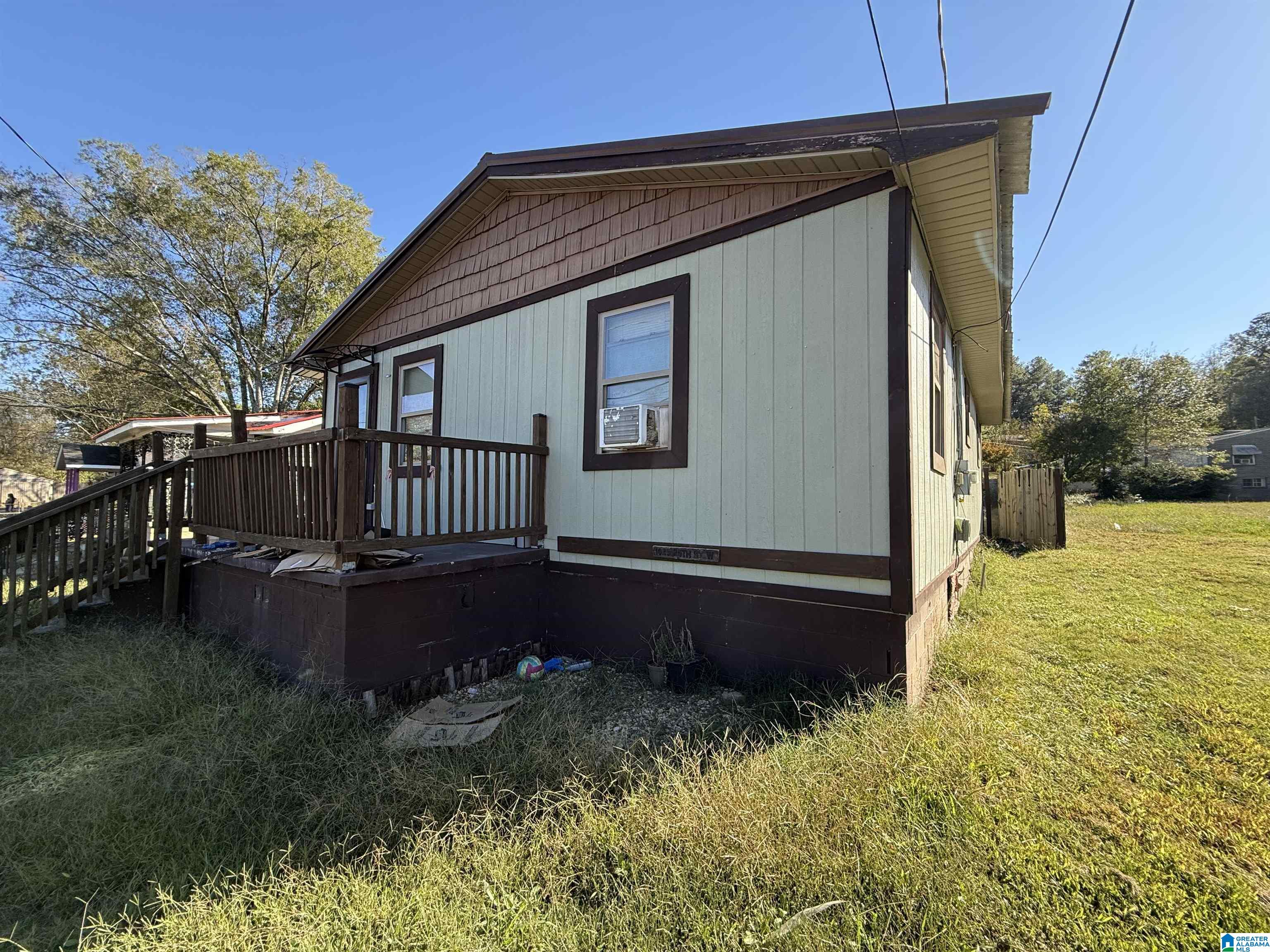 1025 25th Street W Property Photo 1