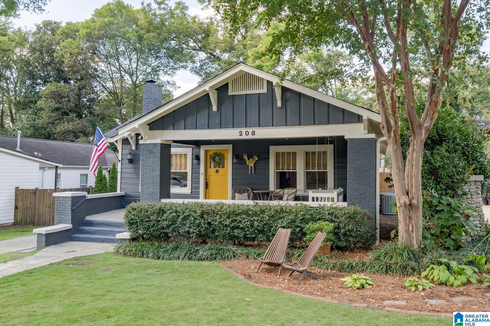 208 Peerless Avenue Property Photo 1