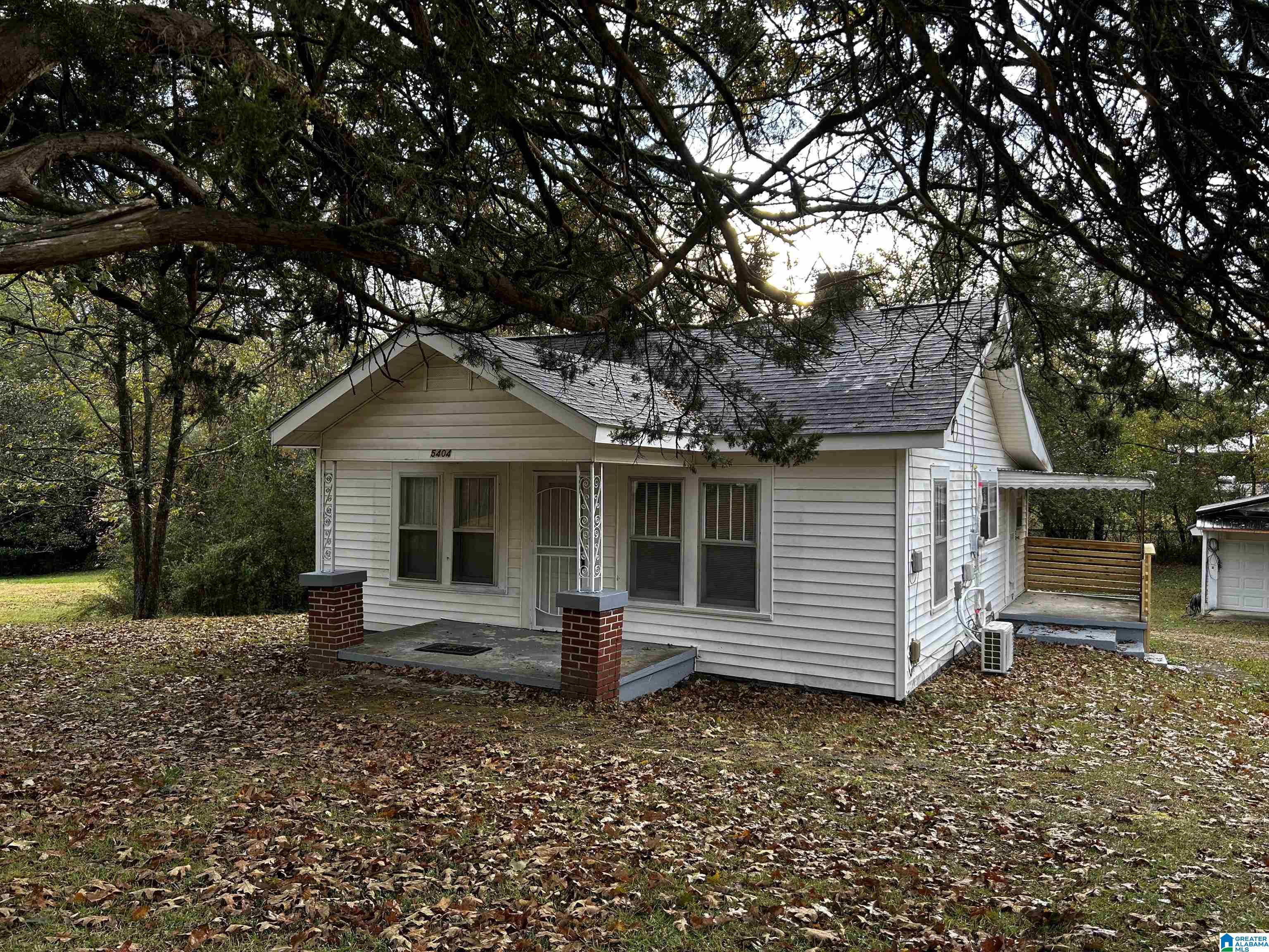 5404 Saks Road Property Photo 1