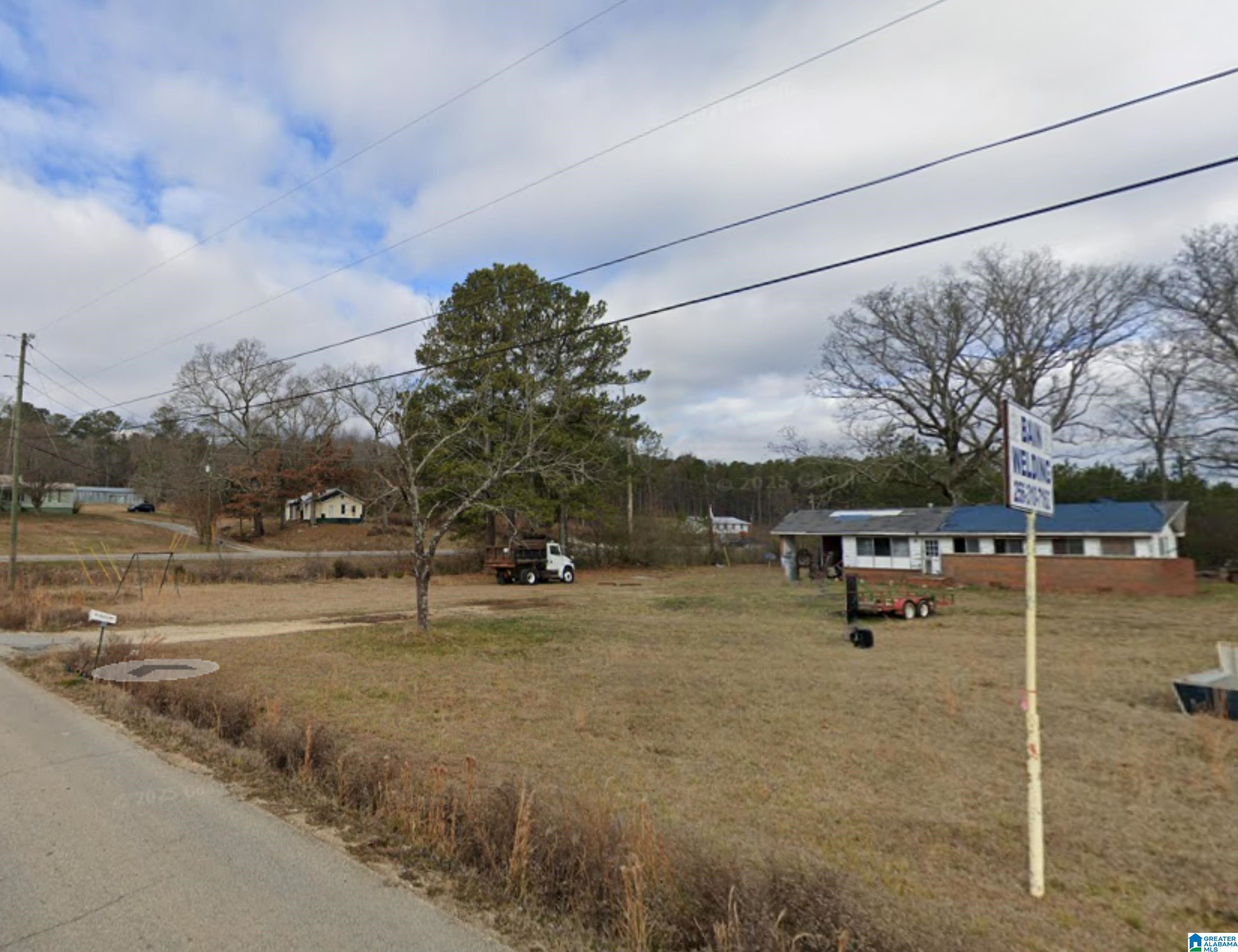 2033 Winchester Road Property Photo 1