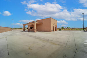 10624 Loop Boulevard Property Photo 11