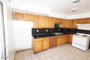 1108 Monterey Street B Property Photo 9