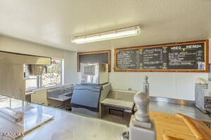12822 Pearblossom Highway Property Photo 18