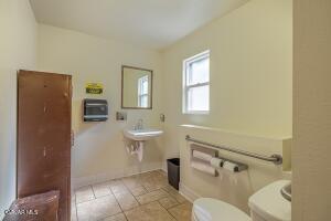 12822 Pearblossom Highway Property Photo 20