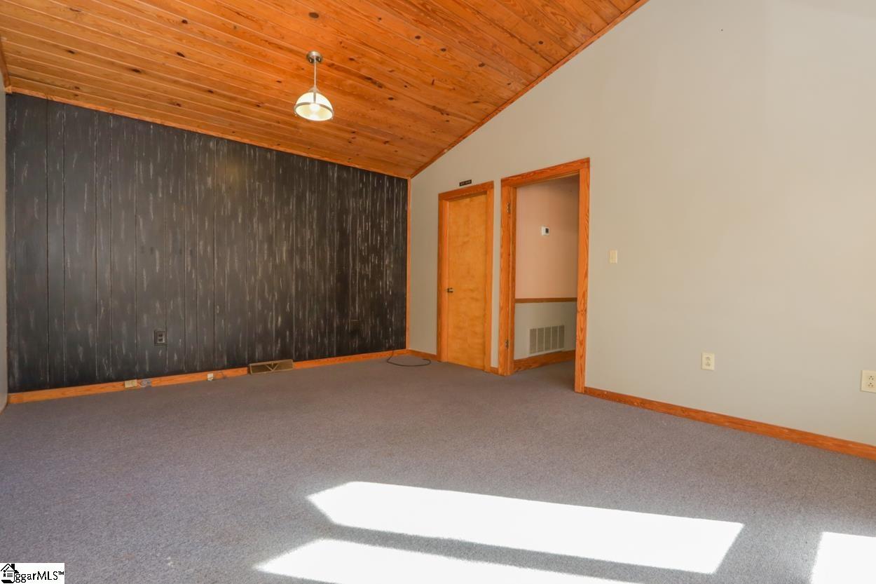 113 Court Street Property Photo 14