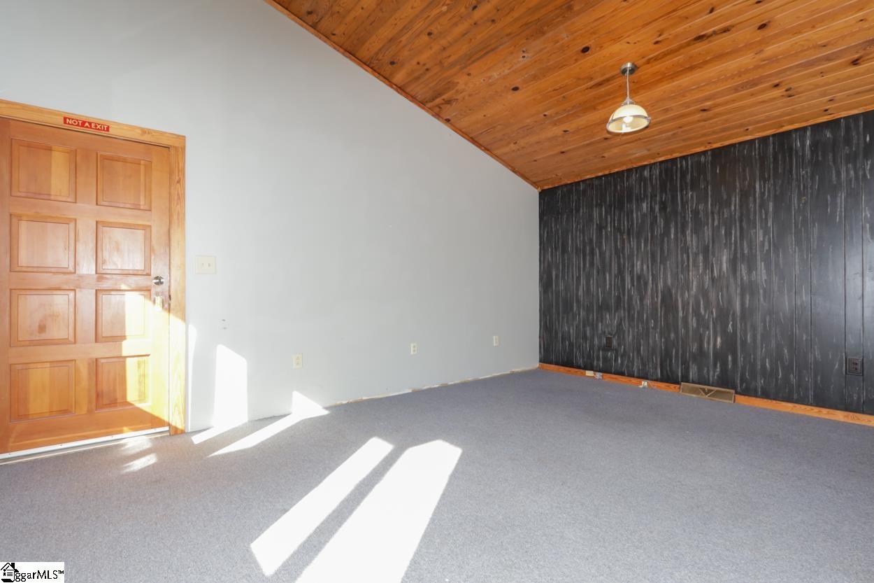 113 Court Street Property Photo 15