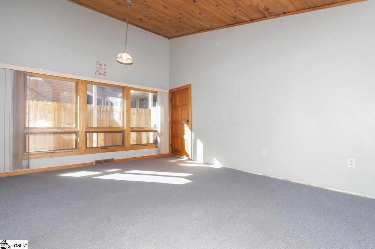 113 Court Street Property Photo 16