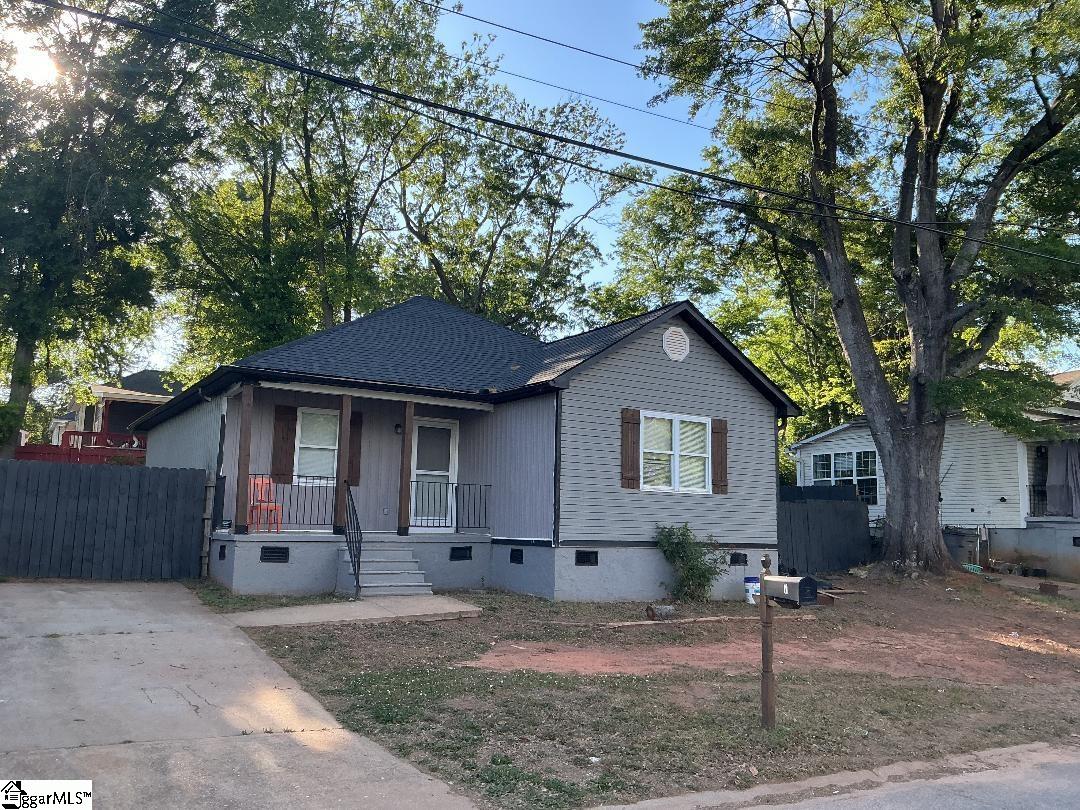 7 4th Street Property Photo 3
