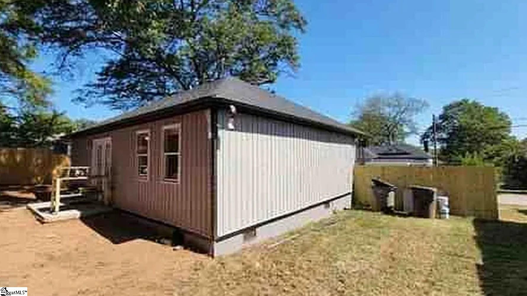7 4th Street Property Photo 4