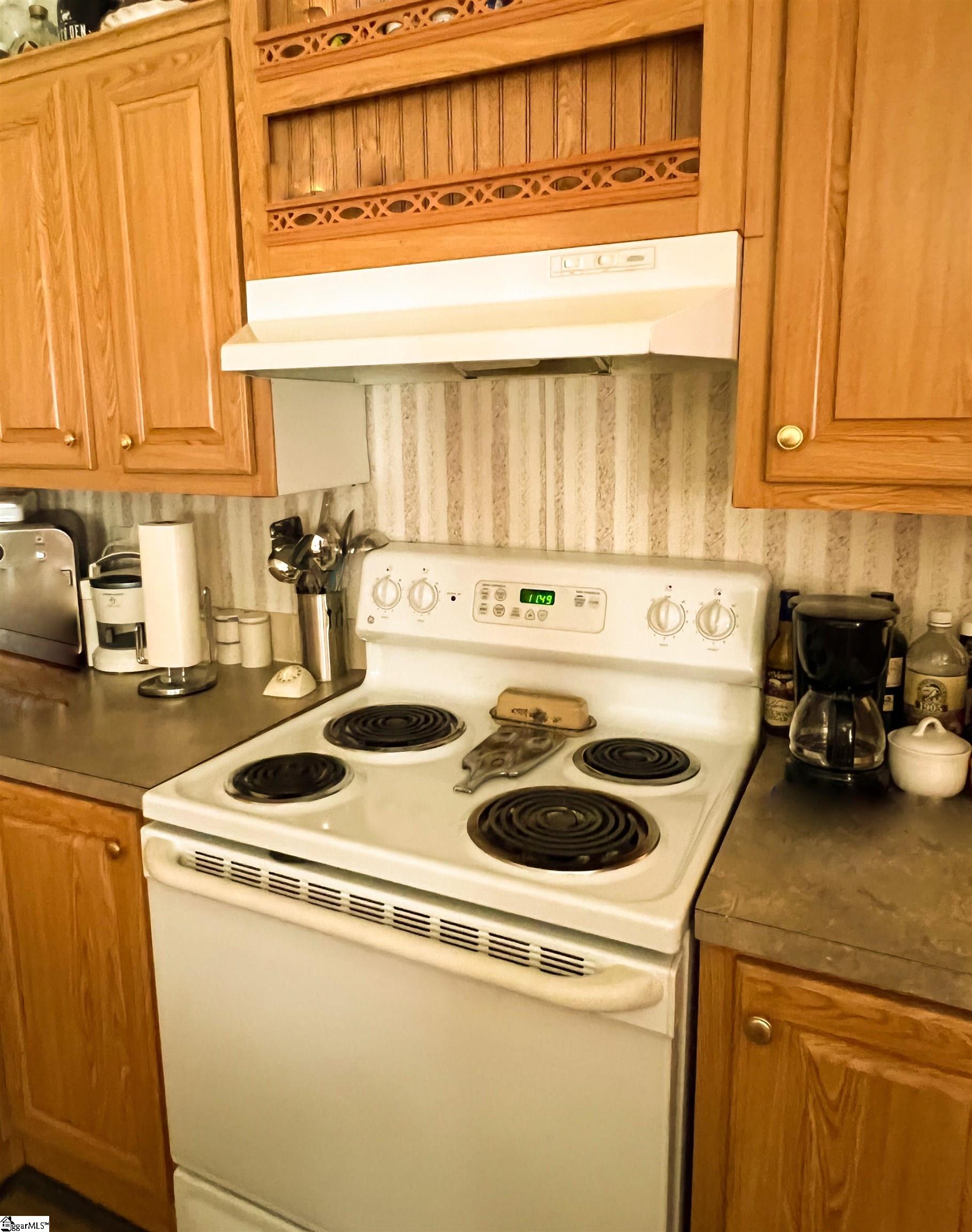 652 Strother Road Property Photo 6