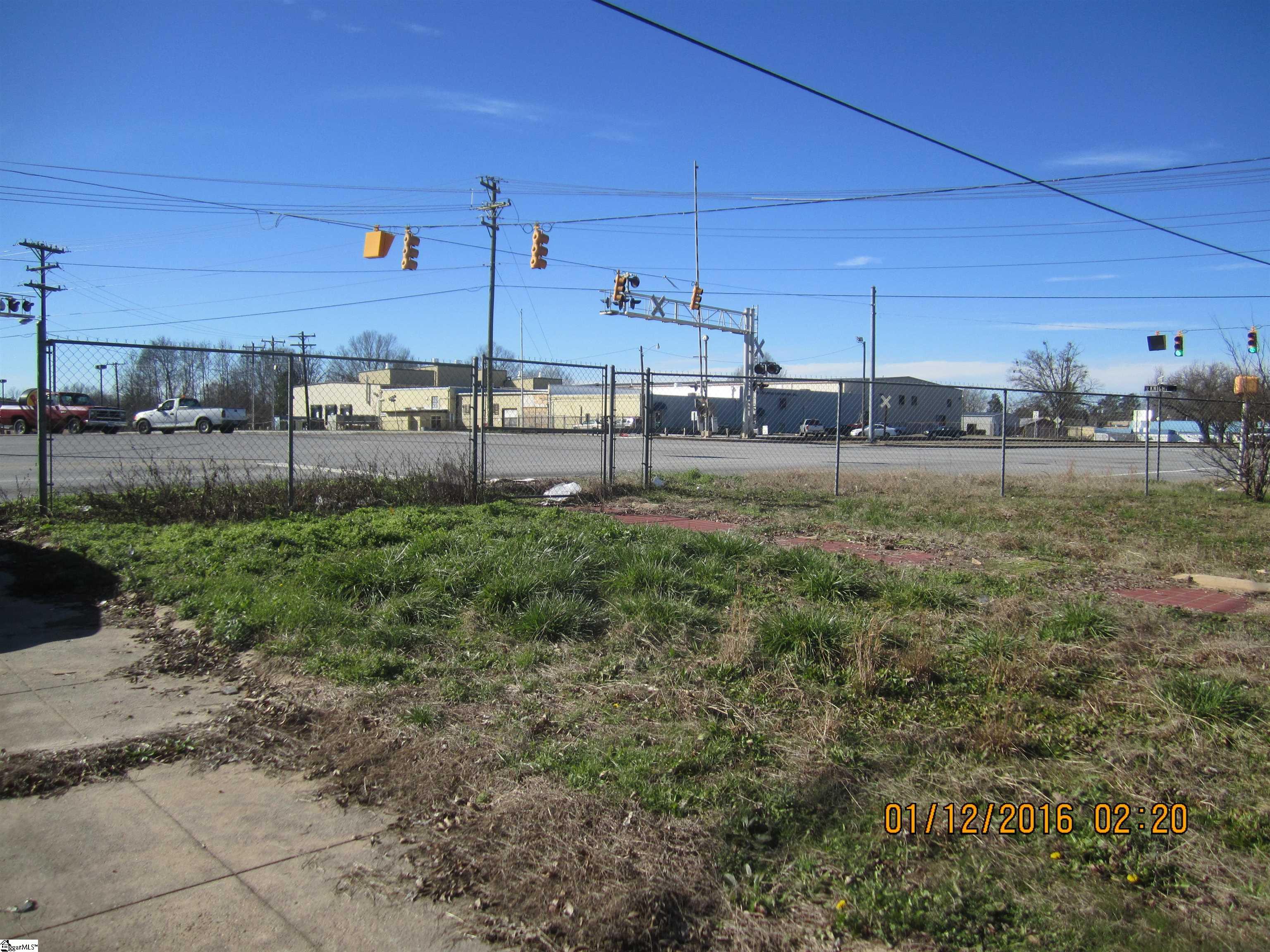 407 South Main Street Property Photo 2