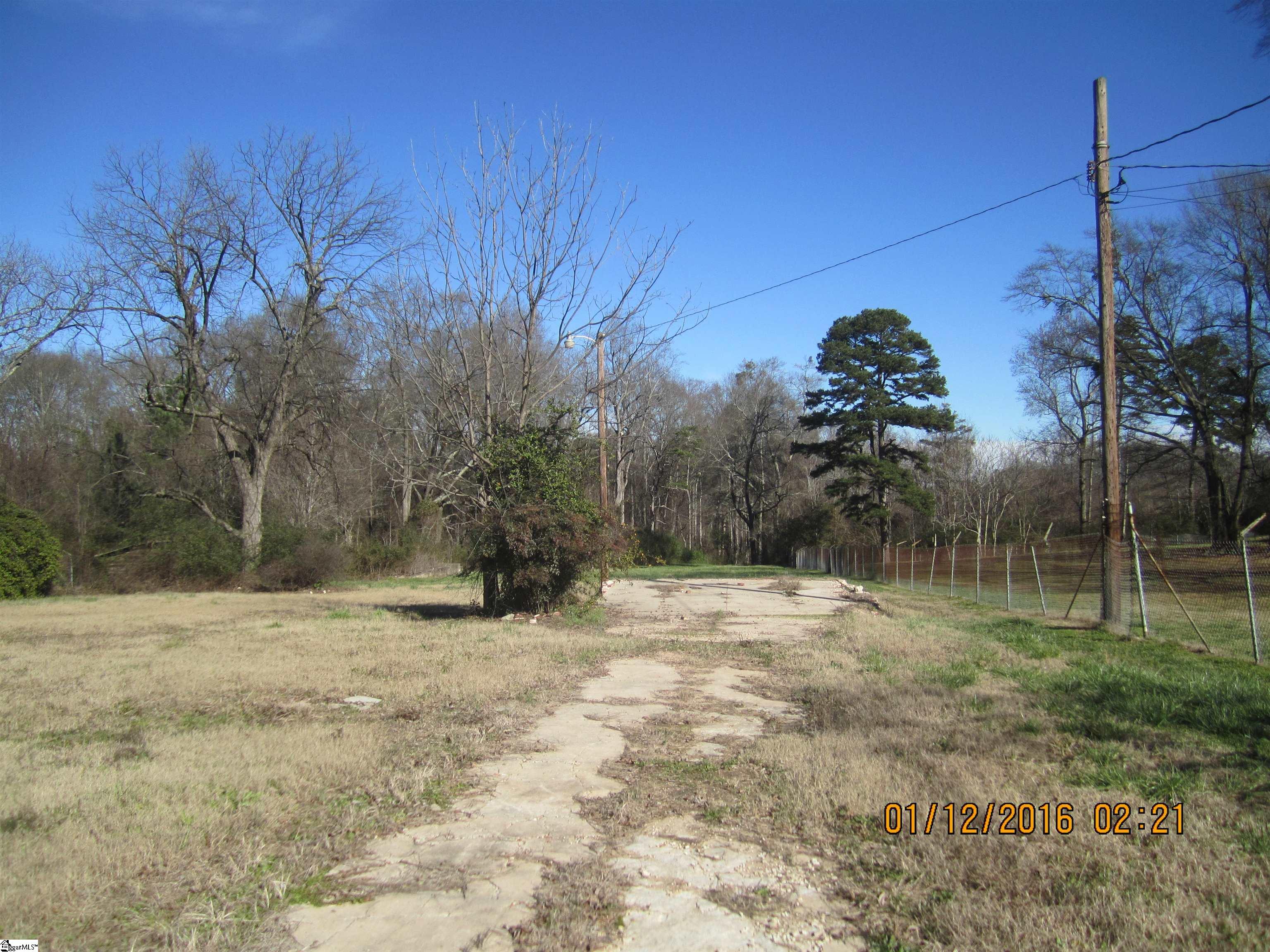 407 South Main Street Property Photo 3