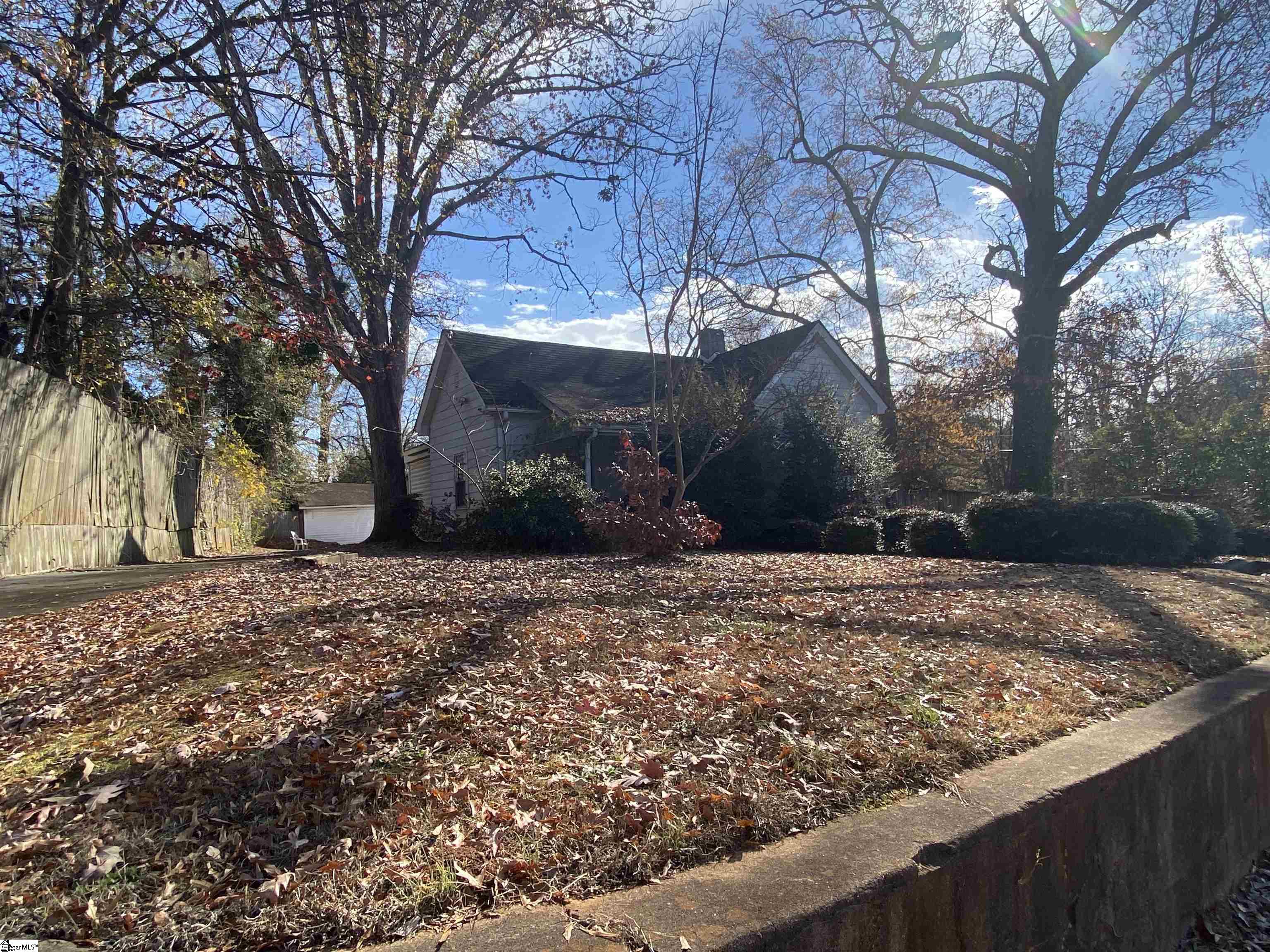 409 Easley Bridge Road Property Photo 3