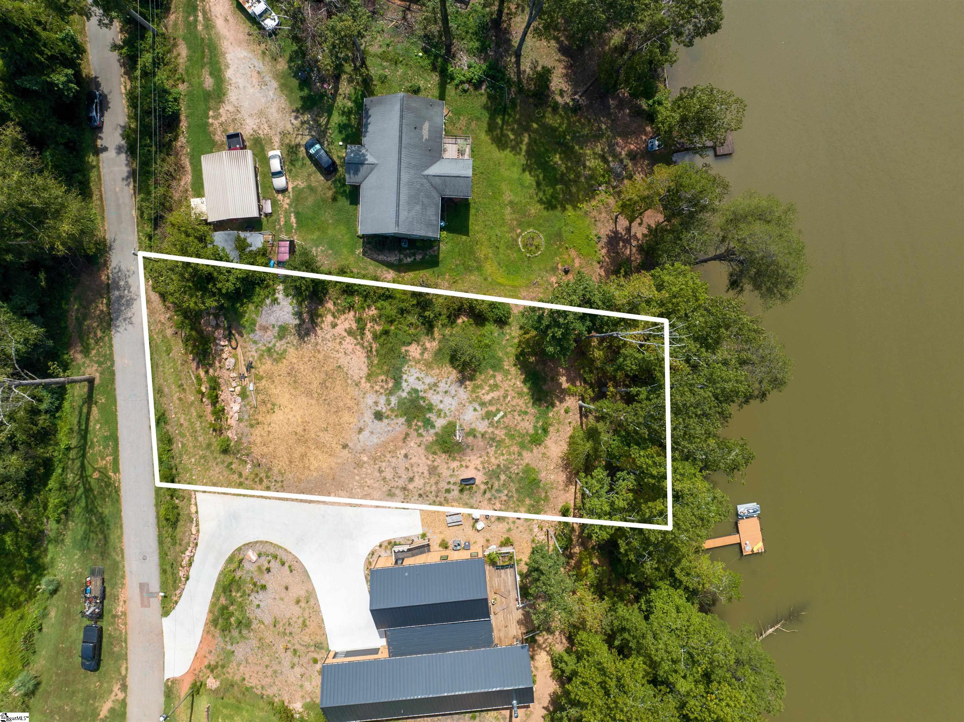 570 Club Drive Property Photo 4