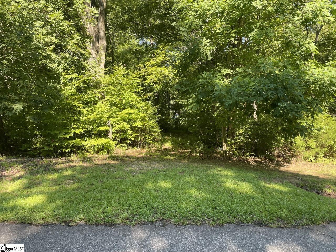 409 Ridgewood Drive Property Photo 6