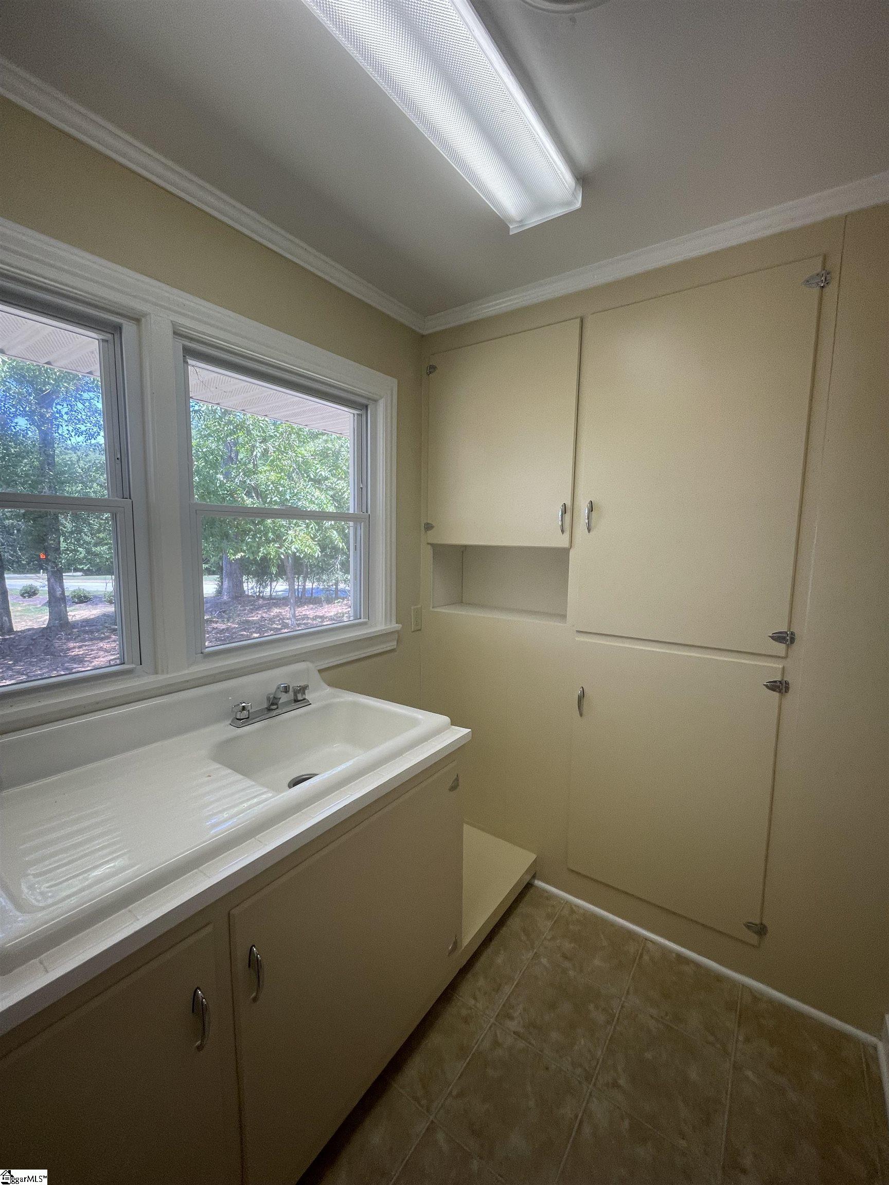 203 N Hamilton Street Property Photo 7