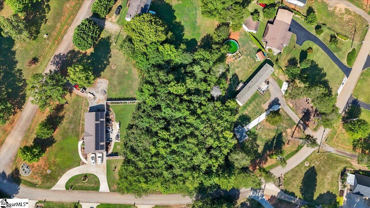29 Lake Front Circle Property Photo 3