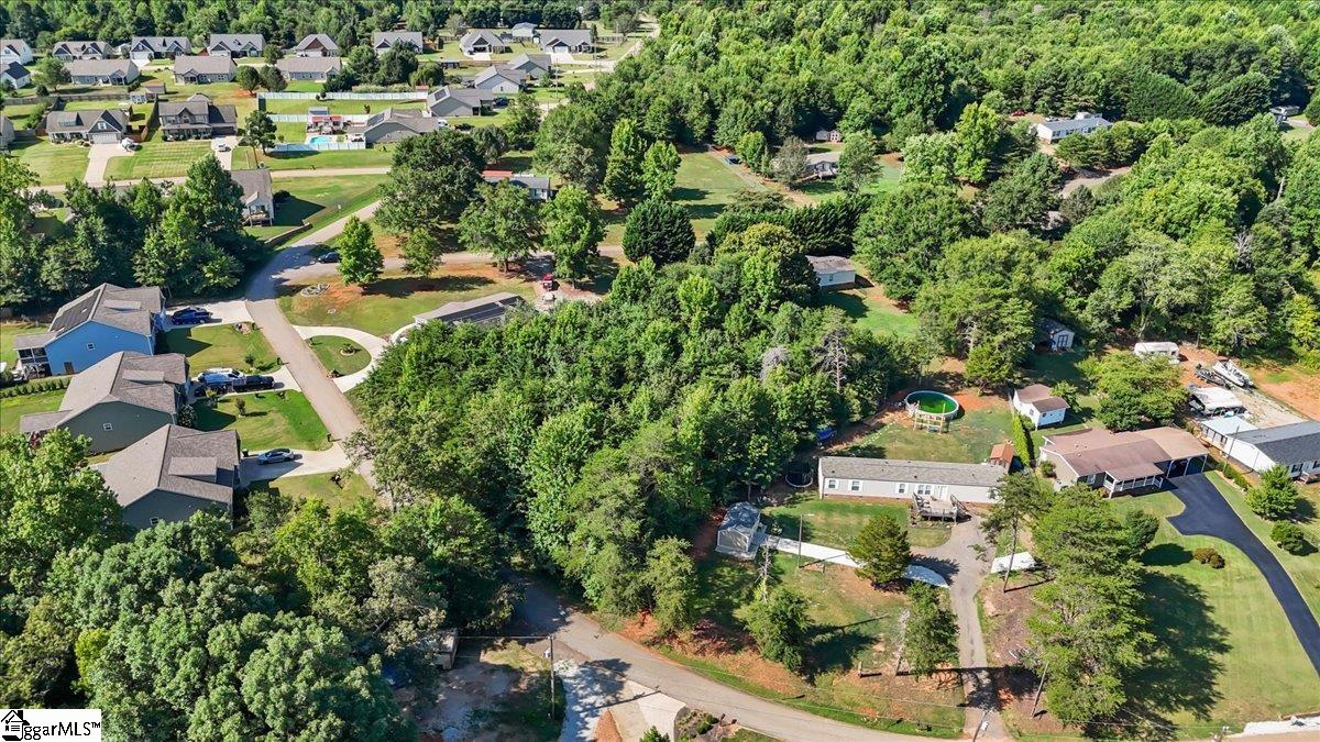 29 Lake Front Circle Property Photo 5