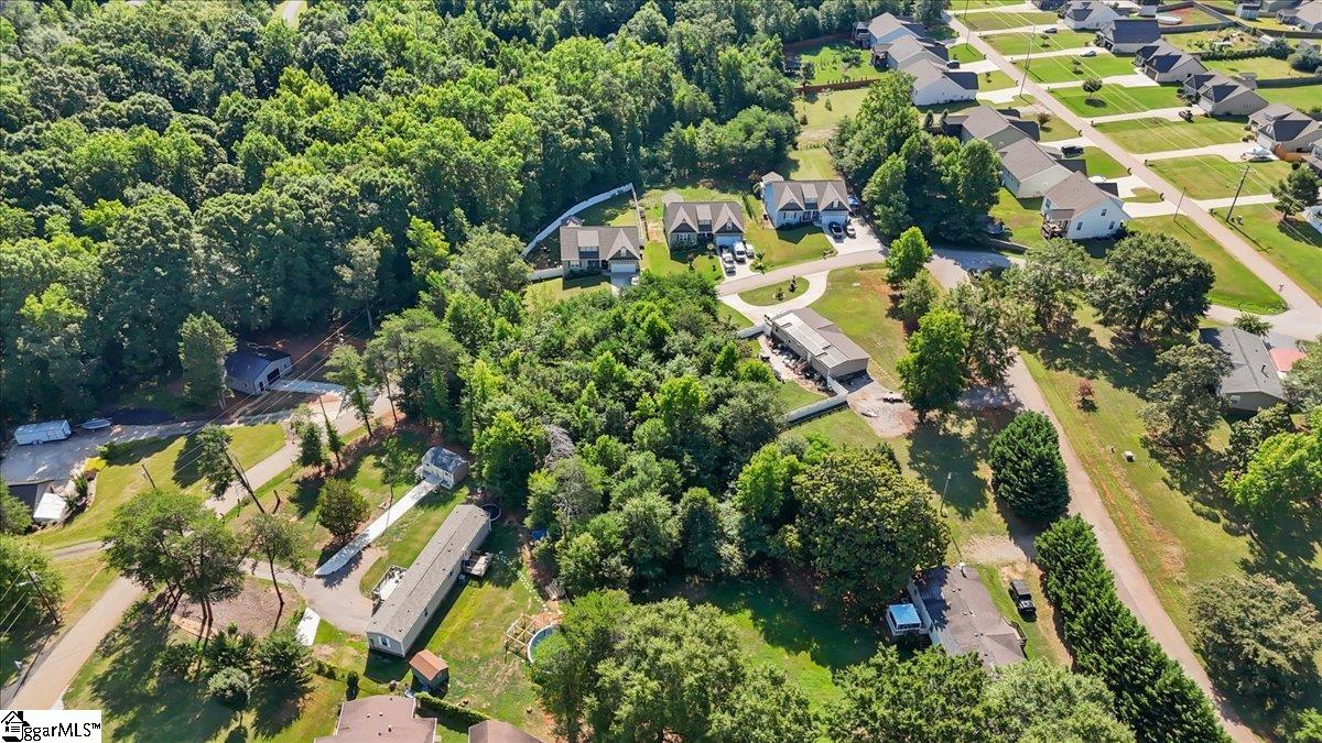 29 Lake Front Circle Property Photo 6