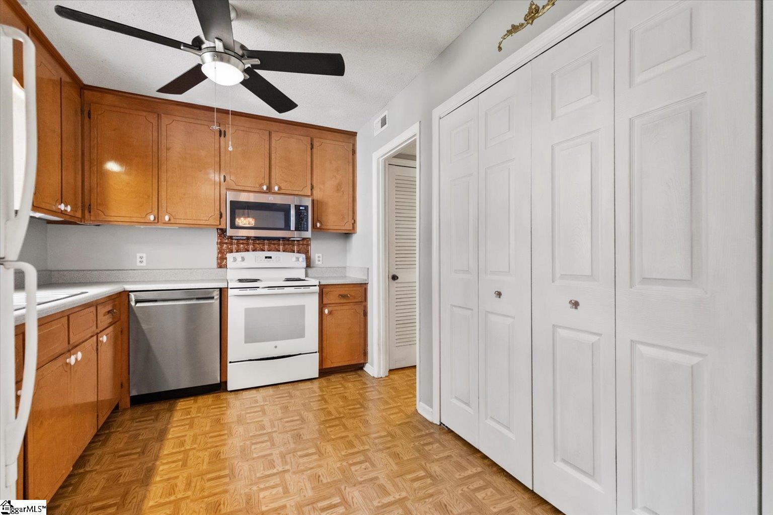 97 Jamestowne Way Property Photo 11
