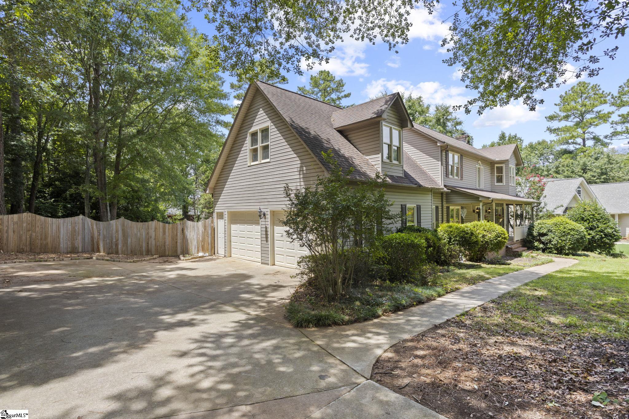 508 Upland Way Property Photo 4