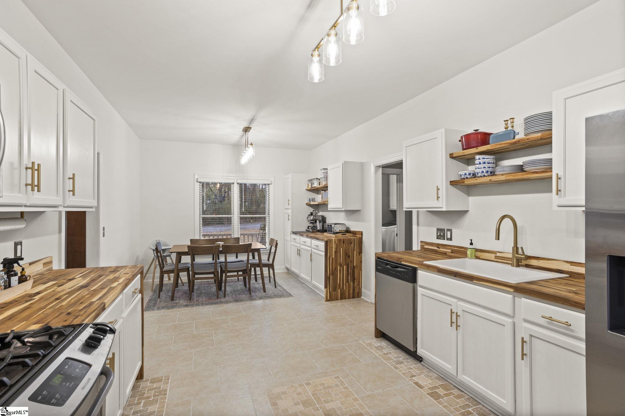 508 Upland Way Property Photo 17
