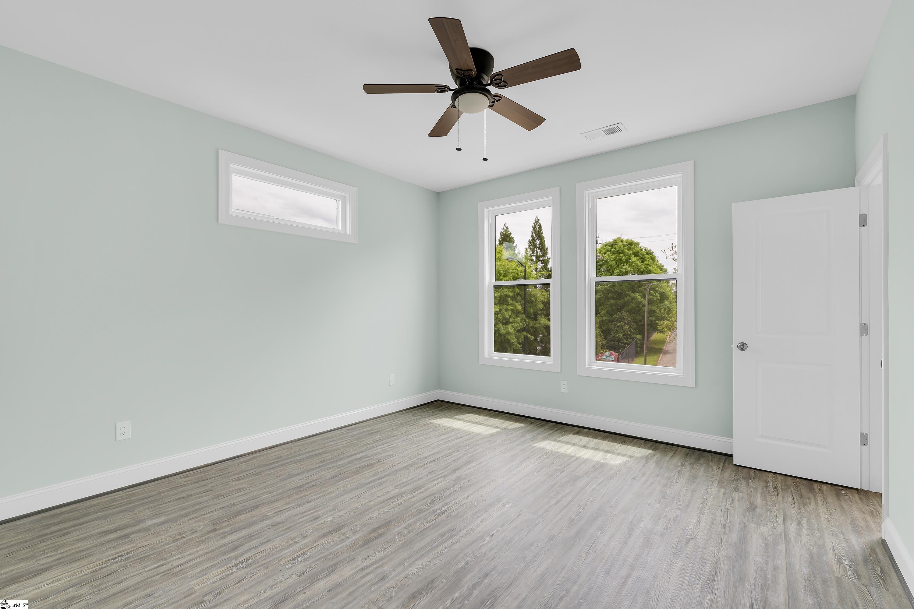 292 College Street Property Photo 15