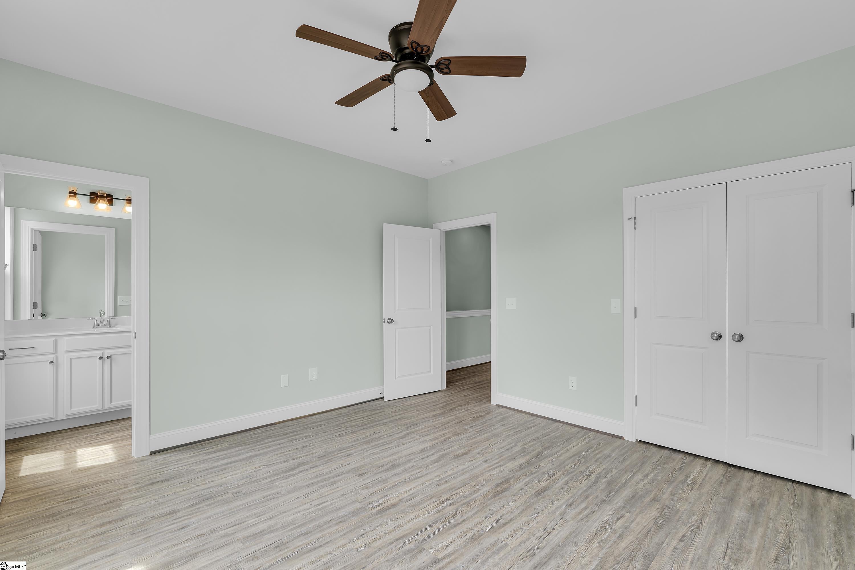 292 College Street Property Photo 16