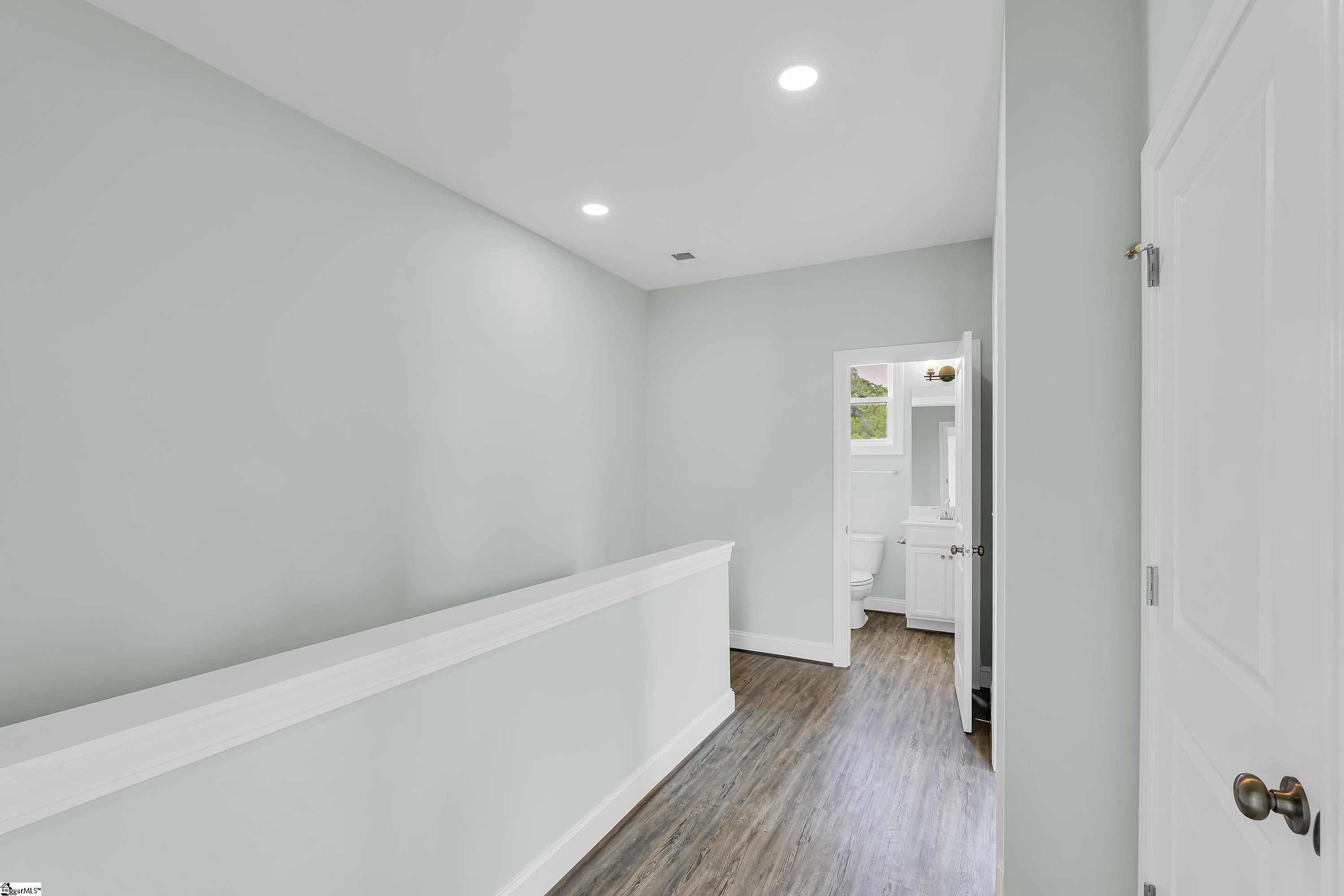 292 College Street Property Photo 18