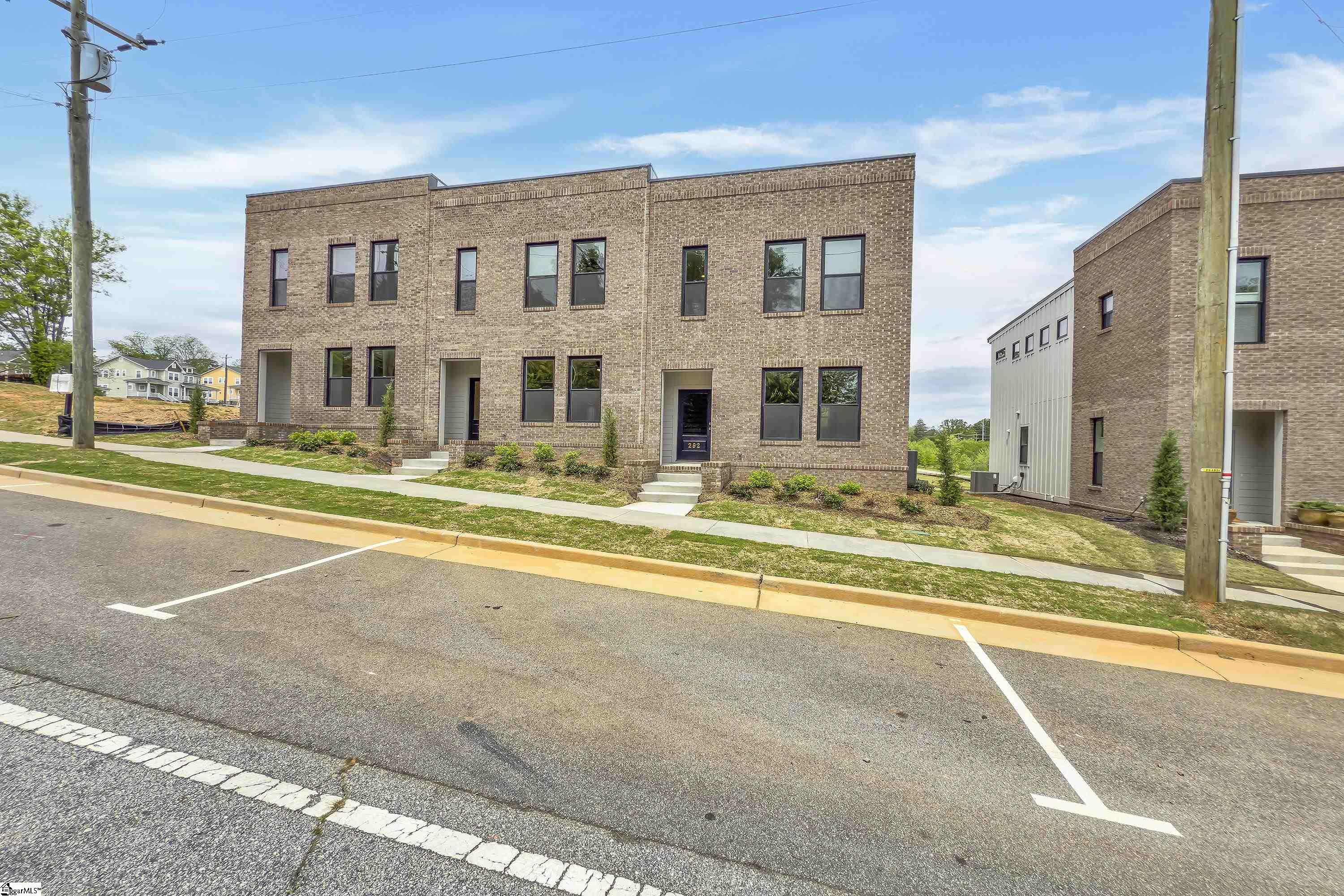 292 College Street Property Photo 20