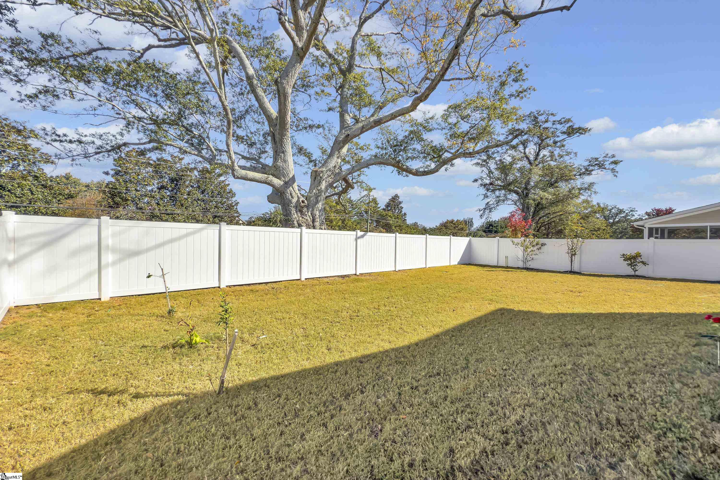 203 Roseville Place Property Photo 31