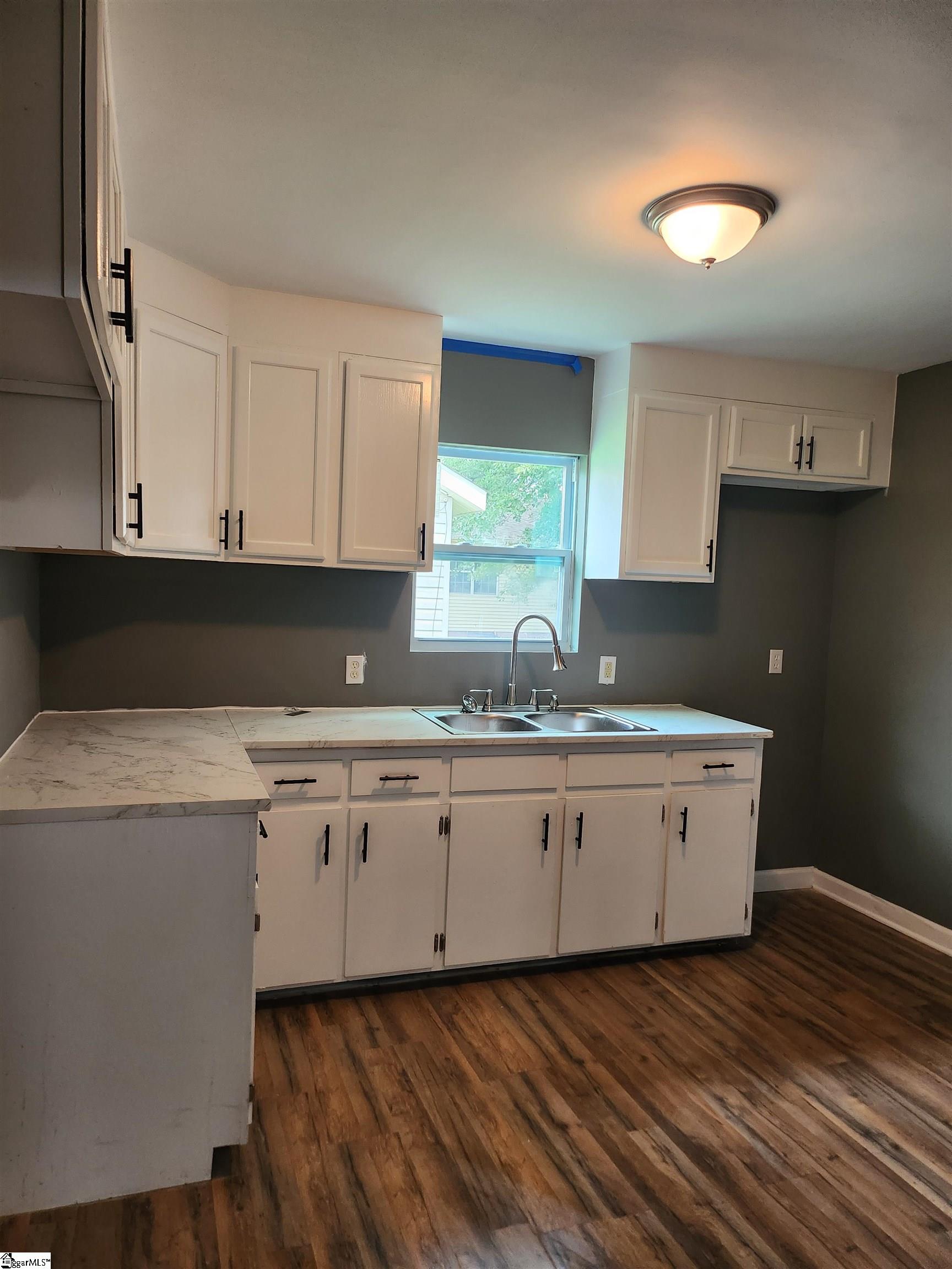 207 Sanders Street Property Photo 3