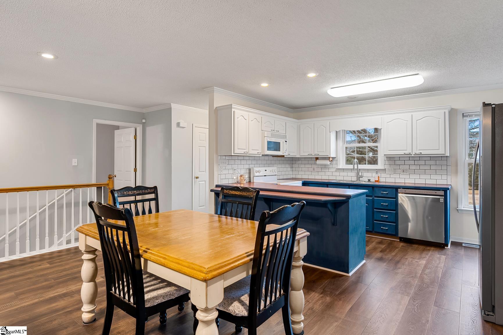 1447 Three Bridges Road Property Photo 12