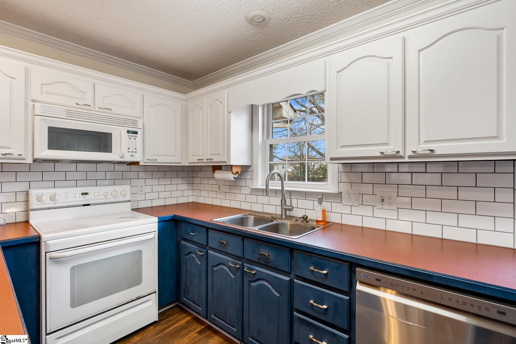 1447 Three Bridges Road Property Photo 15
