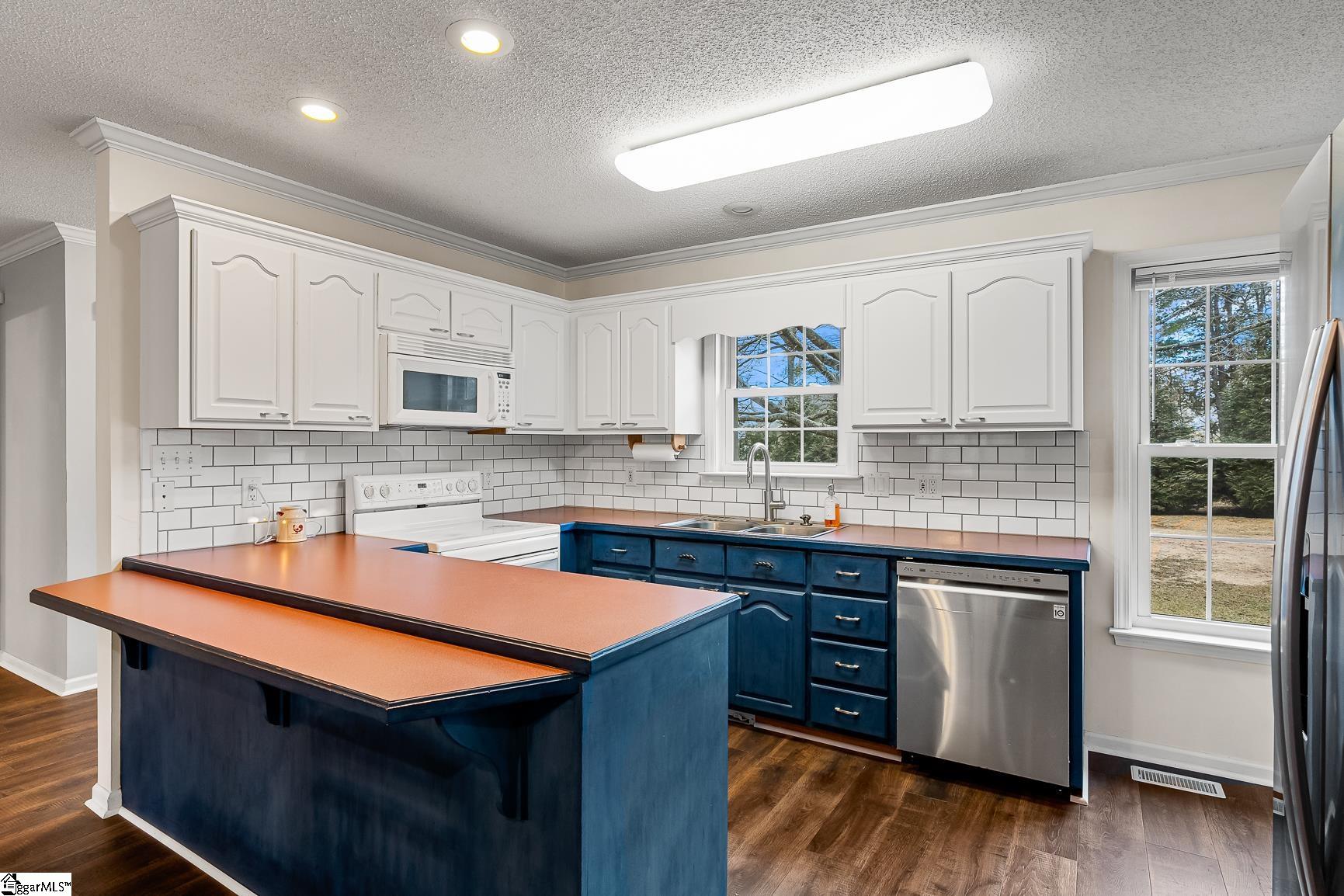 1447 Three Bridges Road Property Photo 16