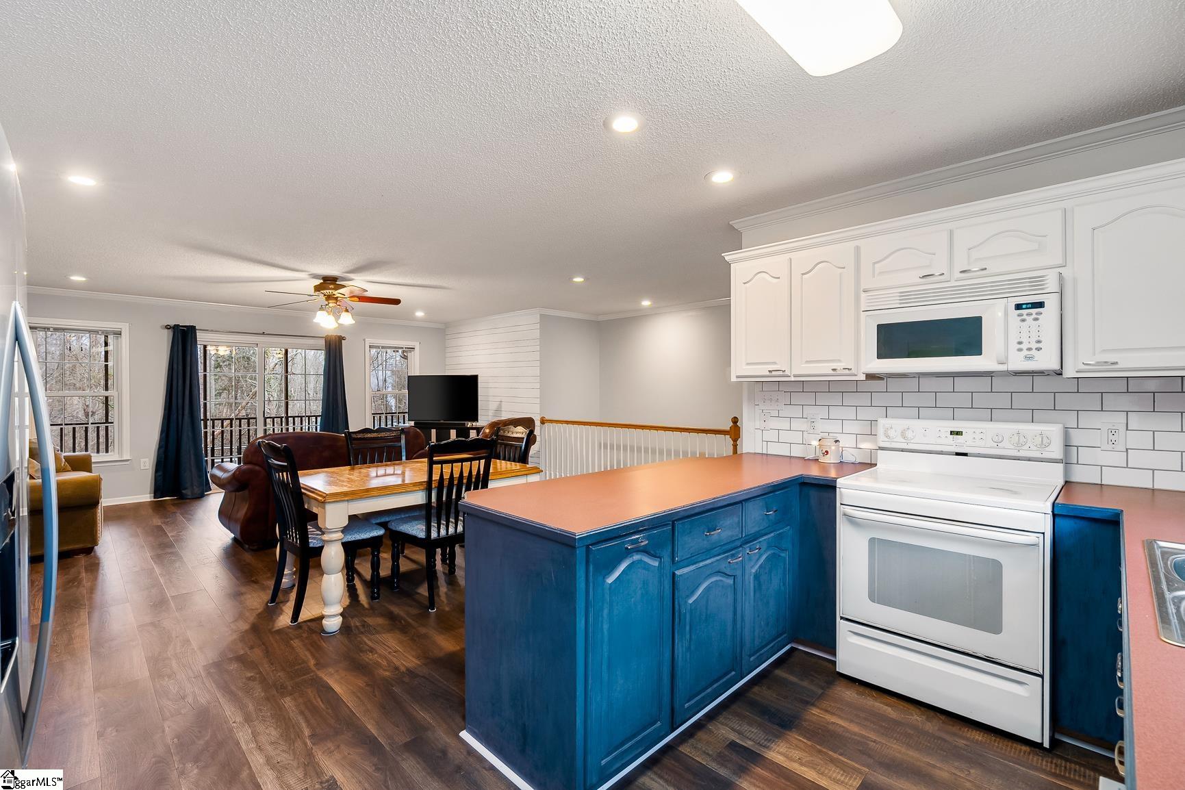 1447 Three Bridges Road Property Photo 17