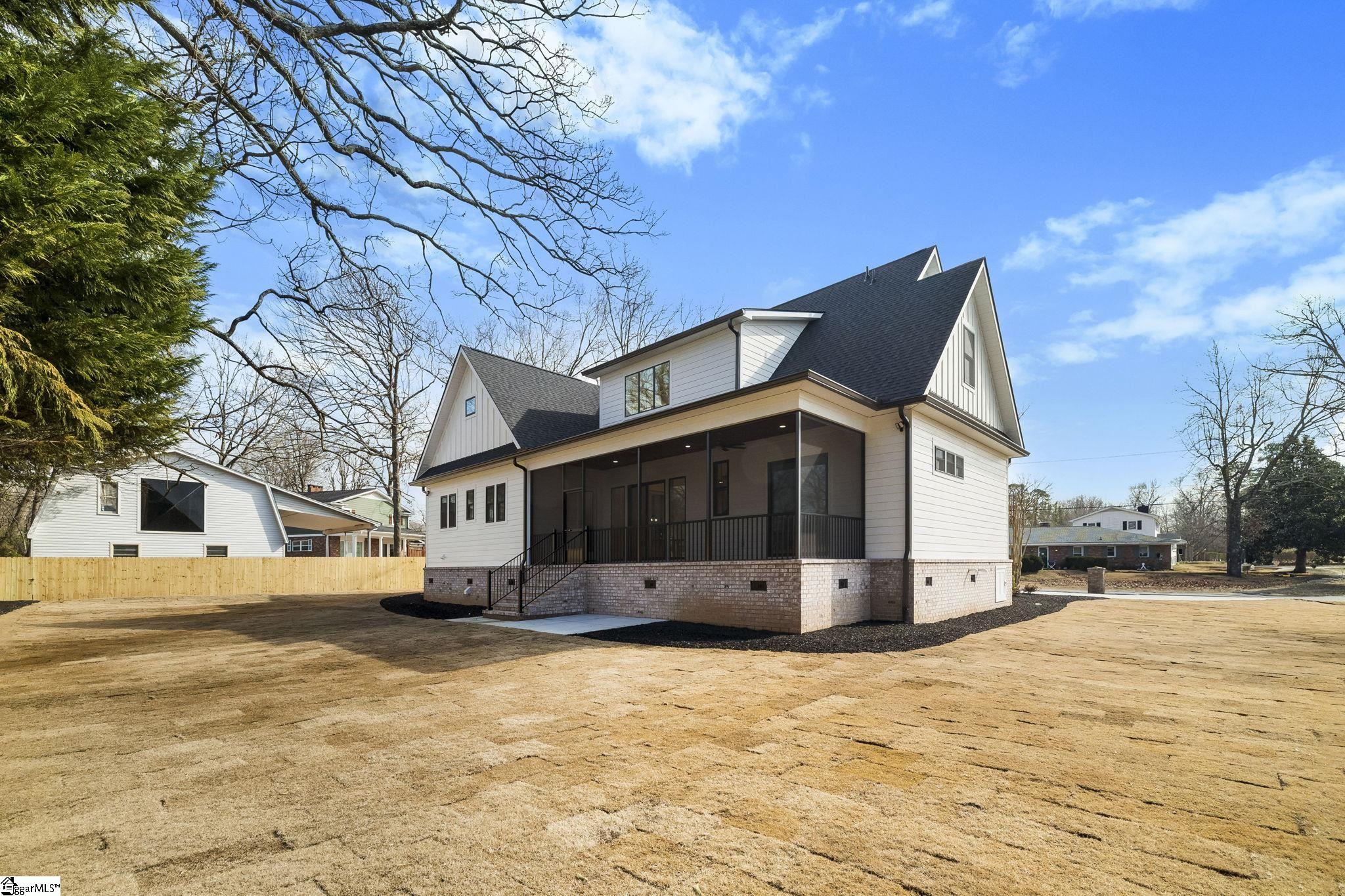 1 Mapleton Drive Property Photo 43