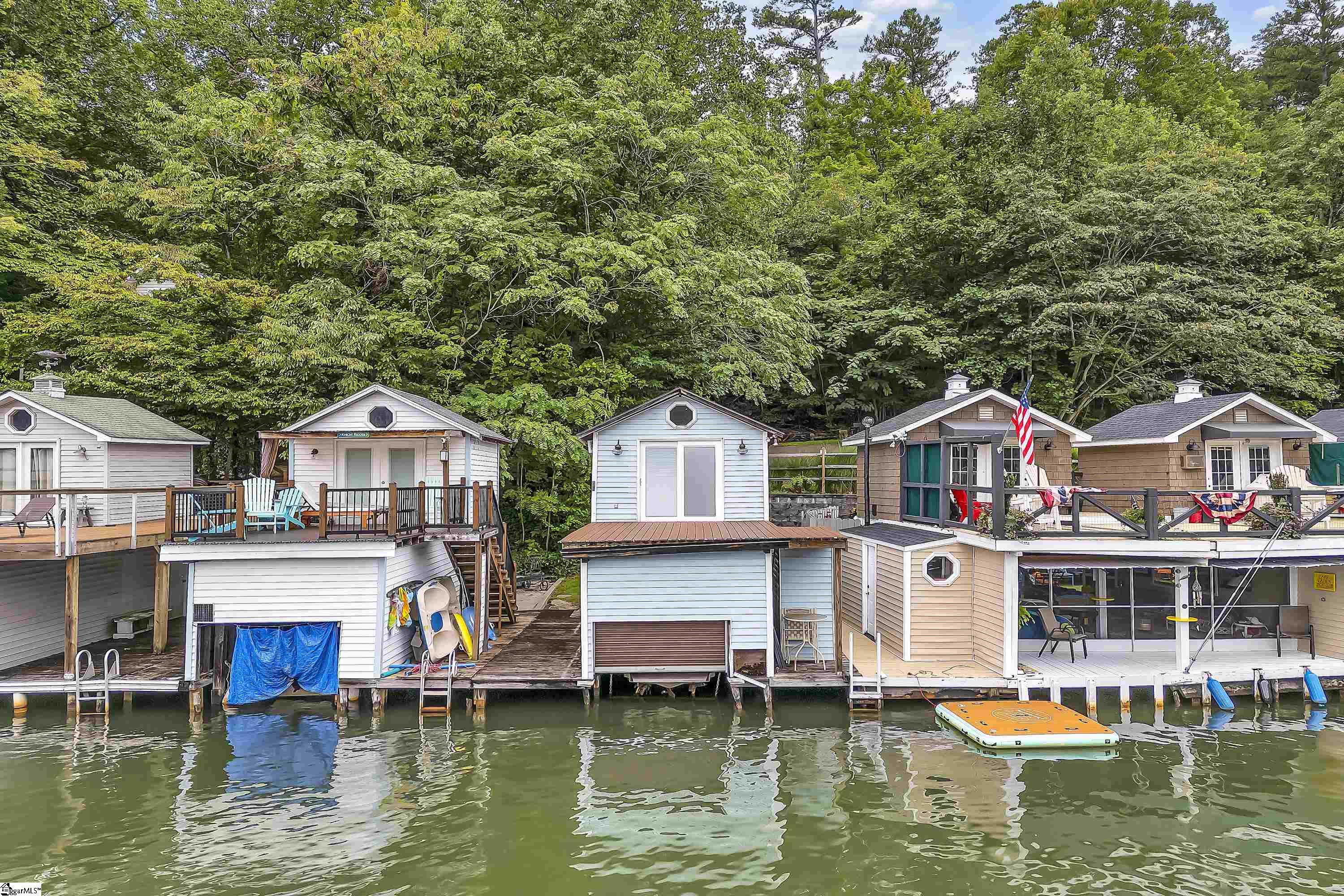 1700 W Lakeshore Drive Property Photo 1