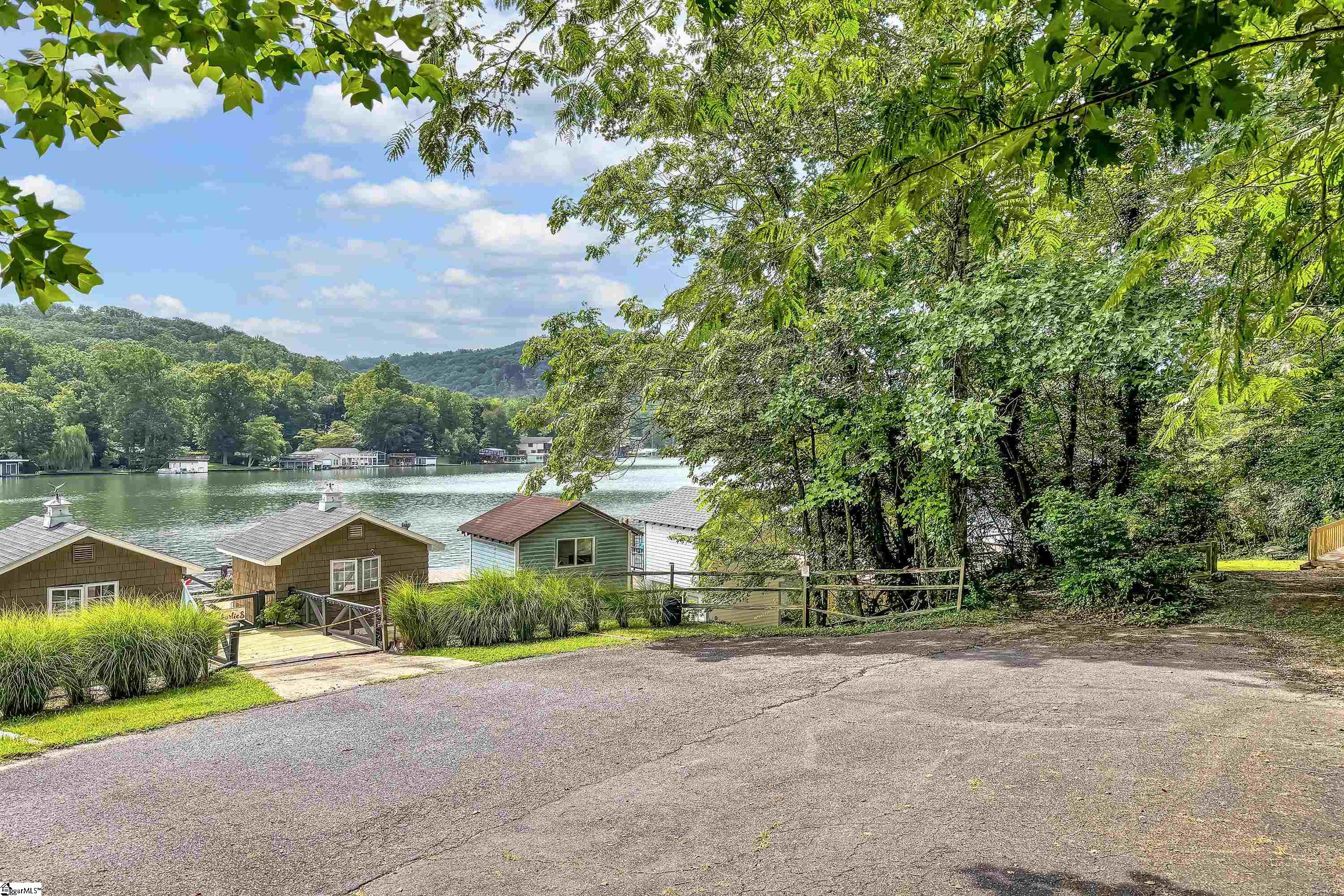 1700 W Lakeshore Drive Property Photo 9