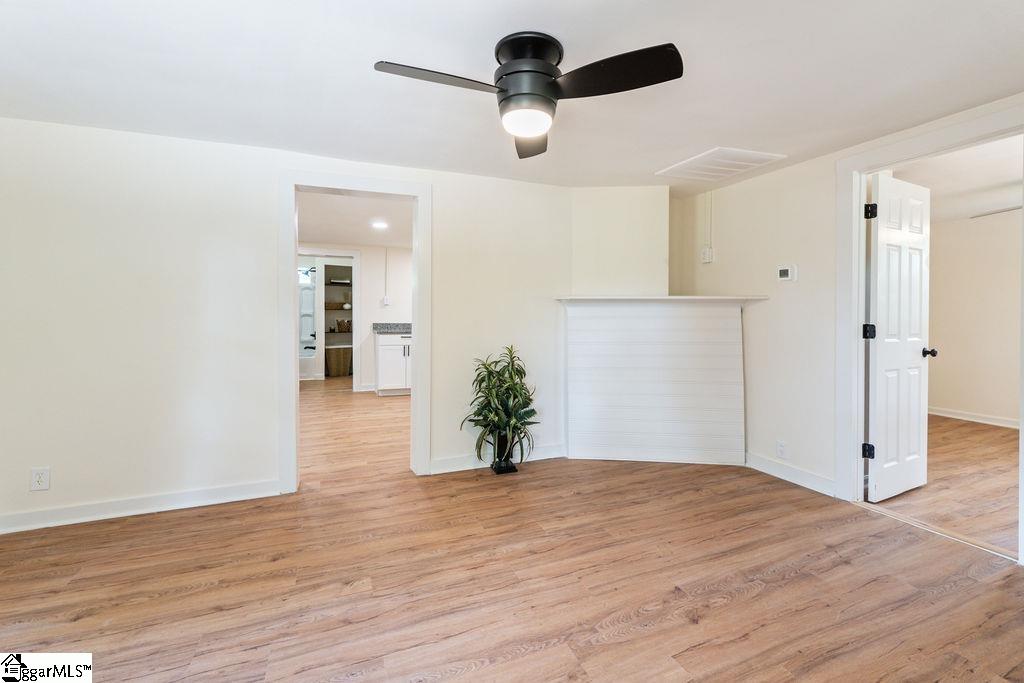 367 Dakota Street Property Photo 5