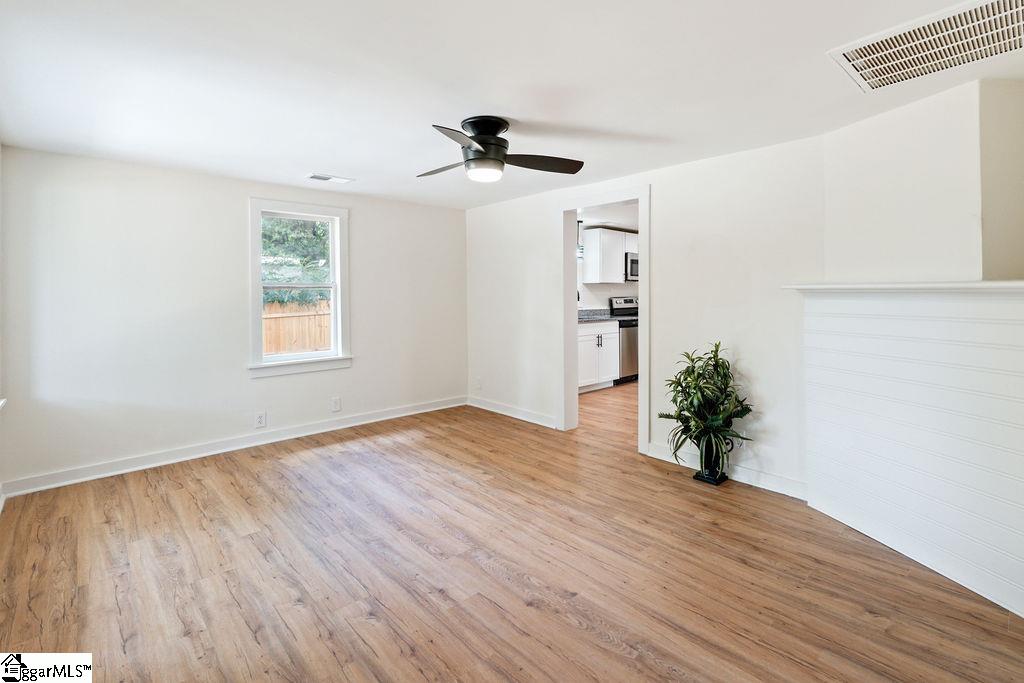 367 Dakota Street Property Photo 6