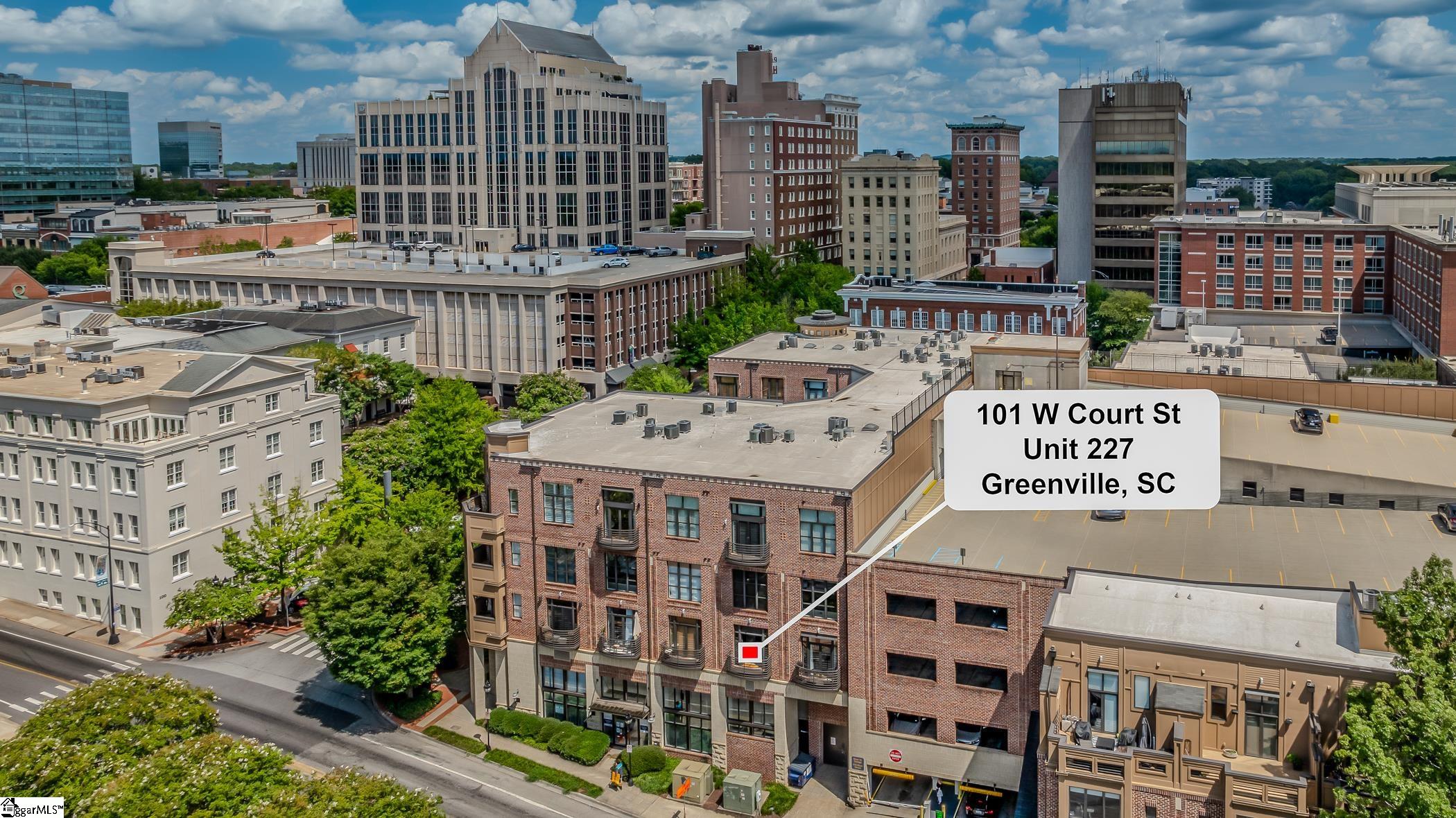 101 W Court Street Property Photo 1