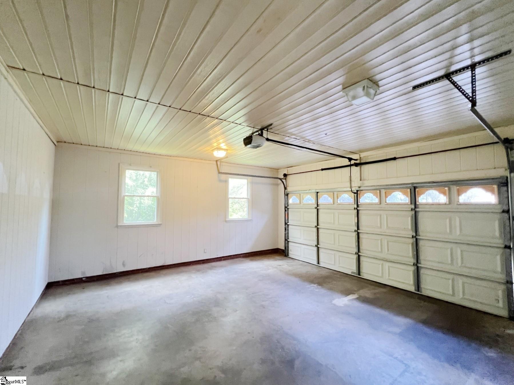 405 Cresthaven Drive Property Photo 14