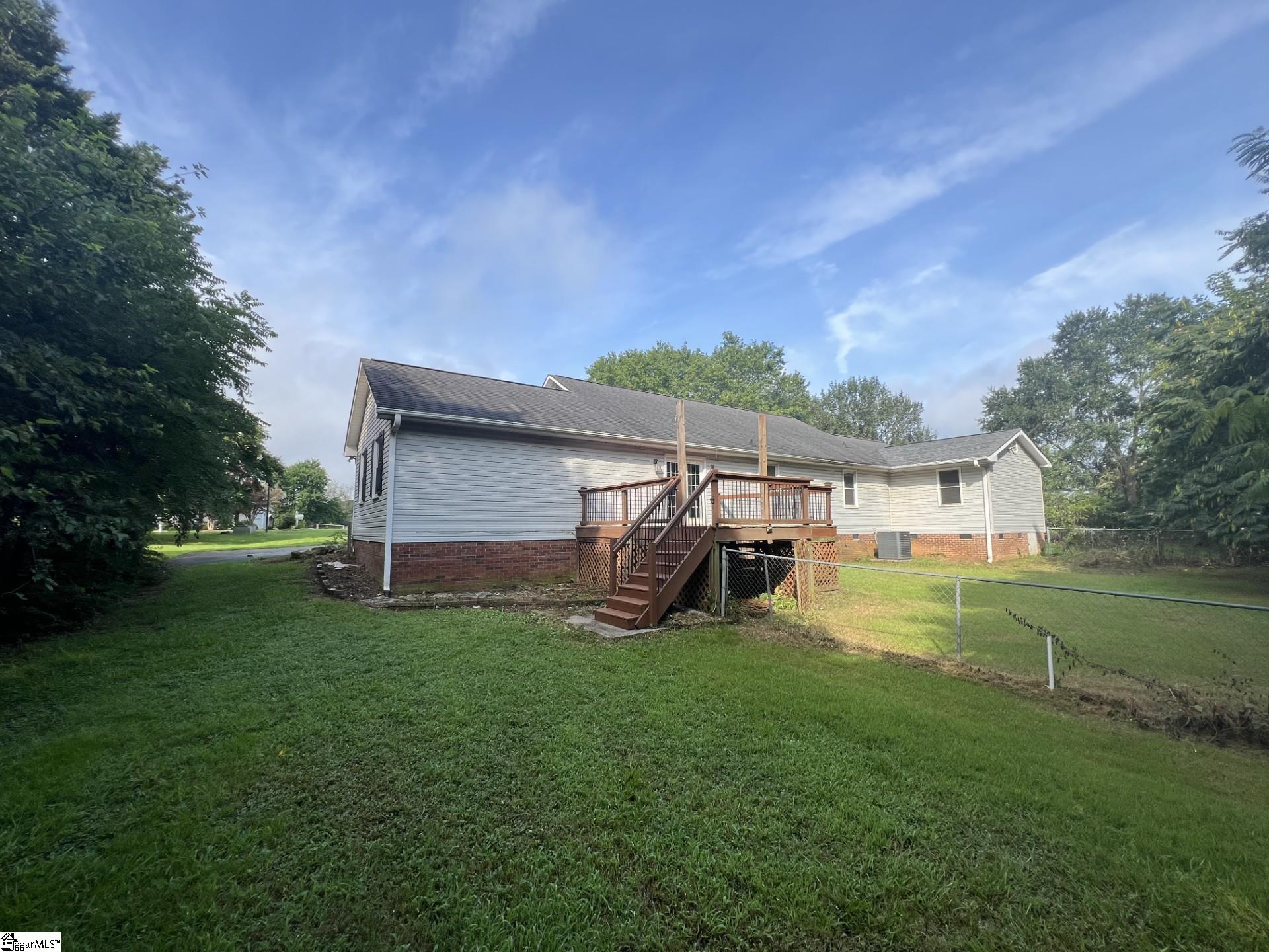 405 Cresthaven Drive Property Photo 19