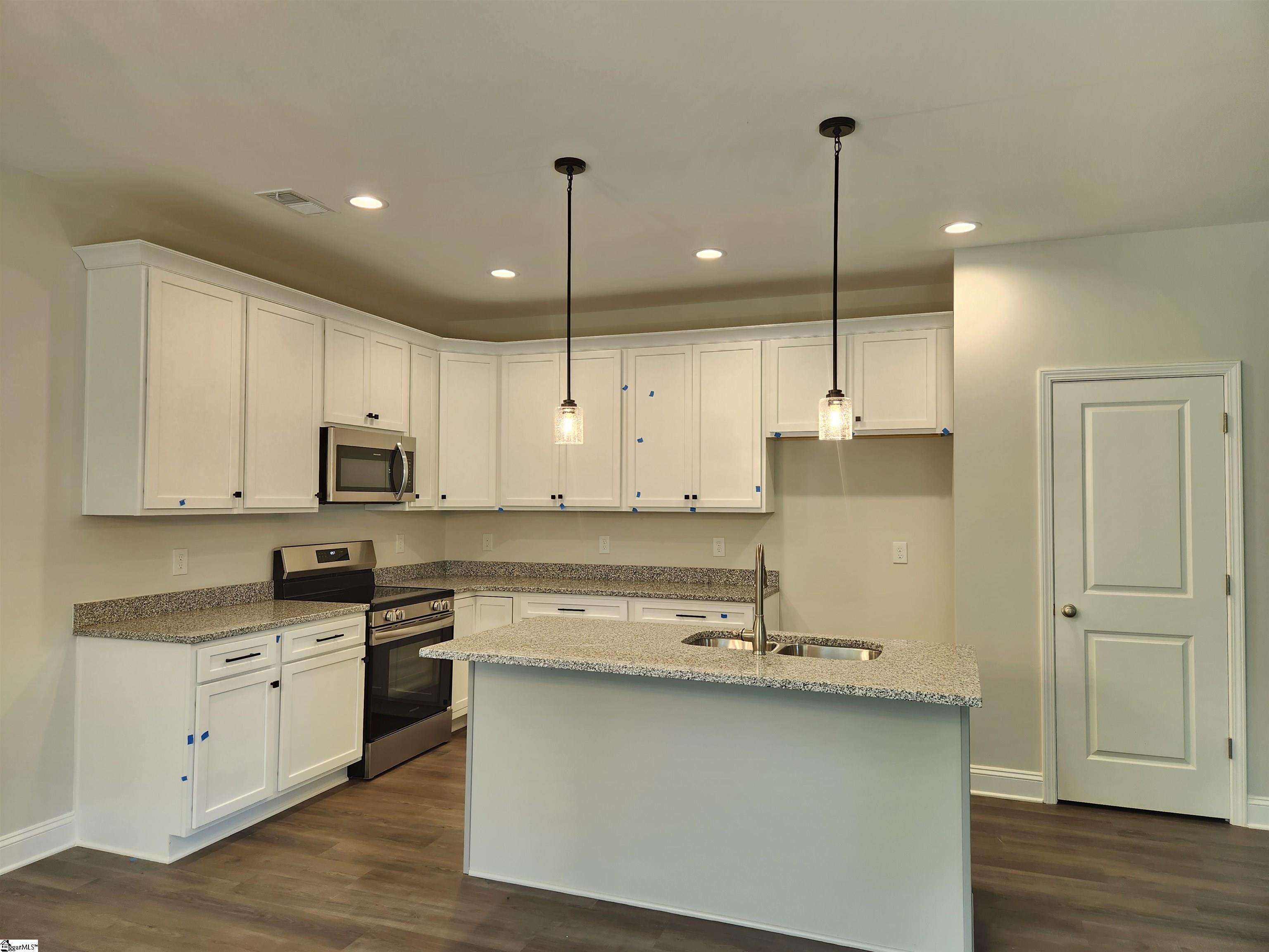 532 Landseer Drive Property Photo 6
