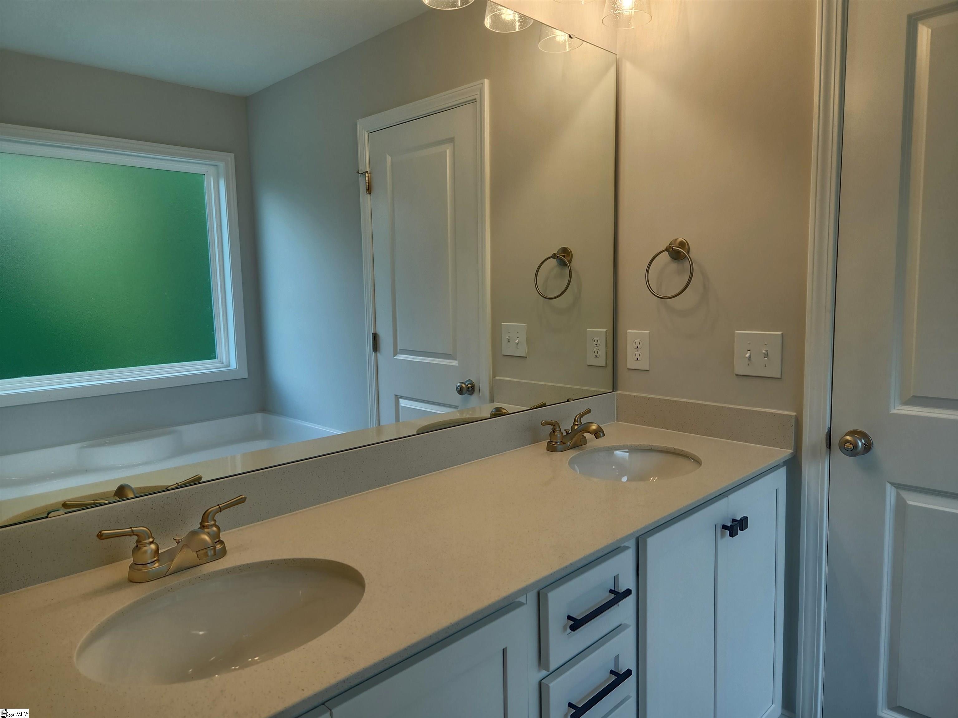 532 Landseer Drive Property Photo 8