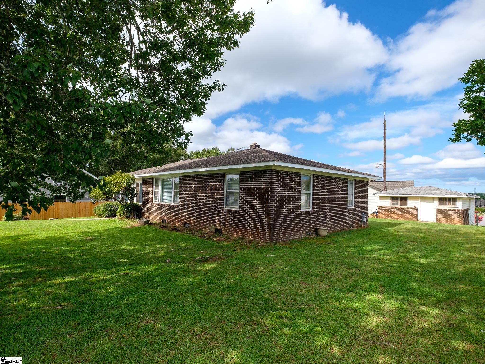 408 Pine Ridge Road Property Photo 2