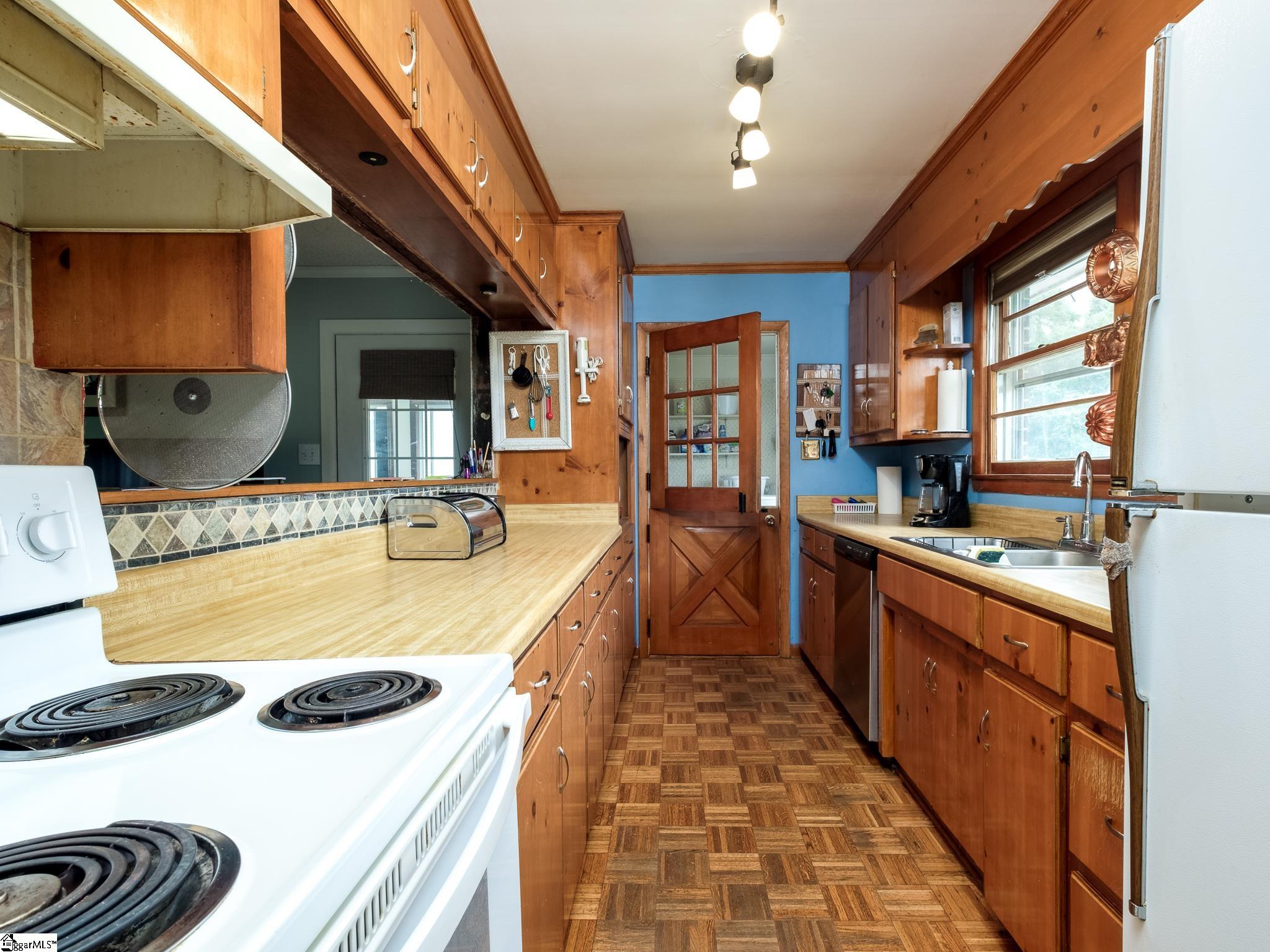 408 Pine Ridge Road Property Photo 11